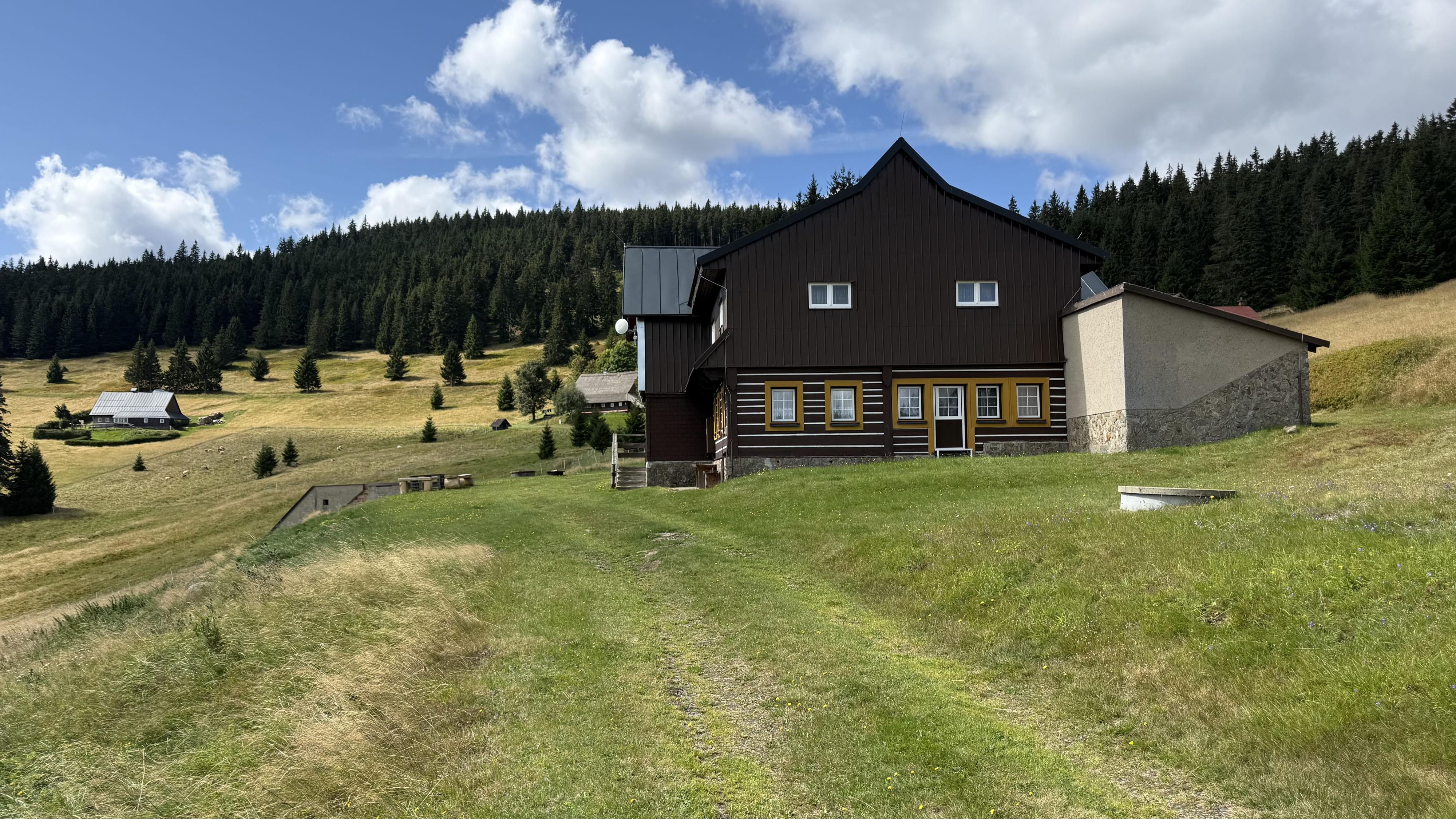 Bouda Satelit foto 1