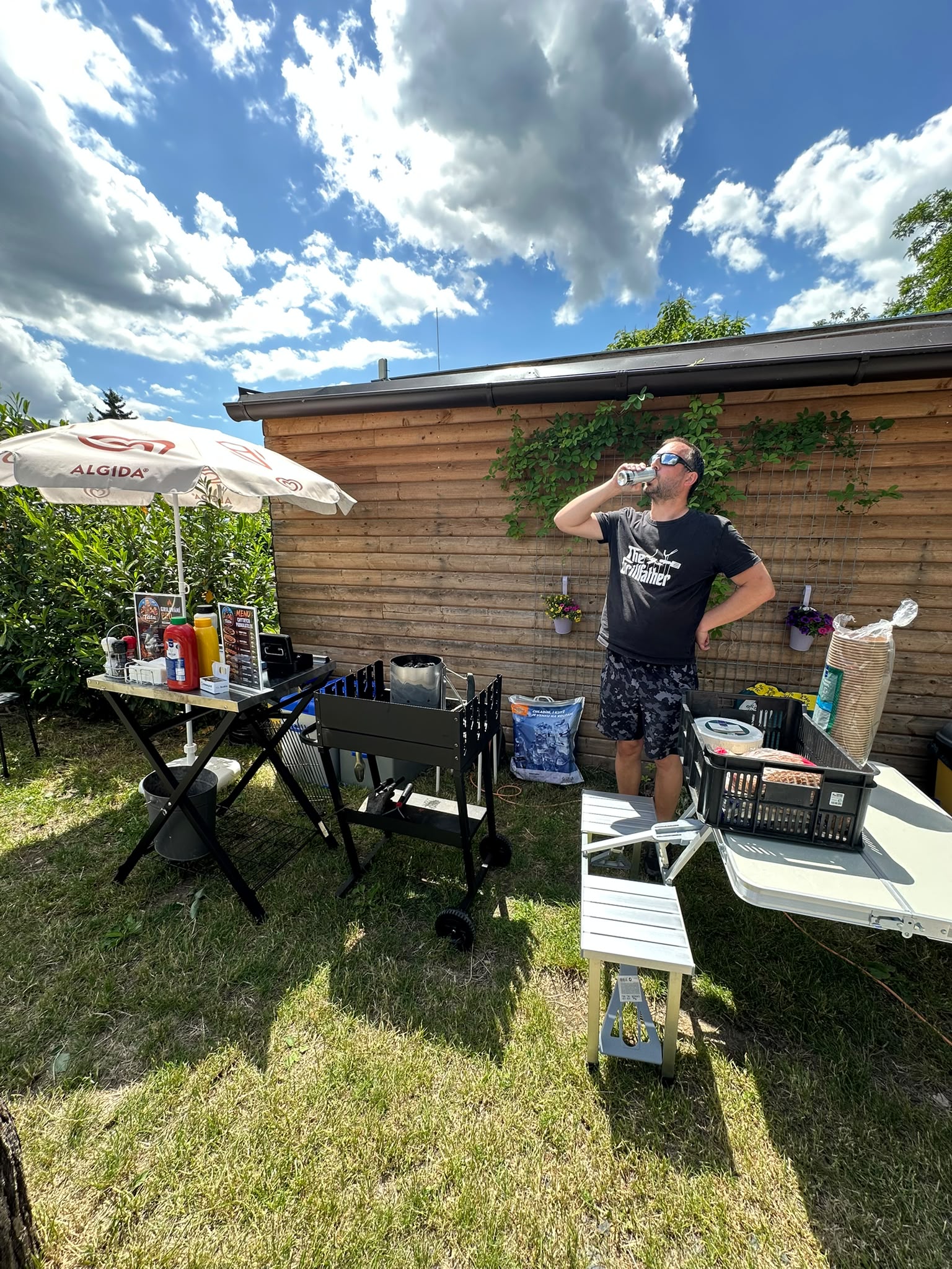 Táta u grilu foto 2