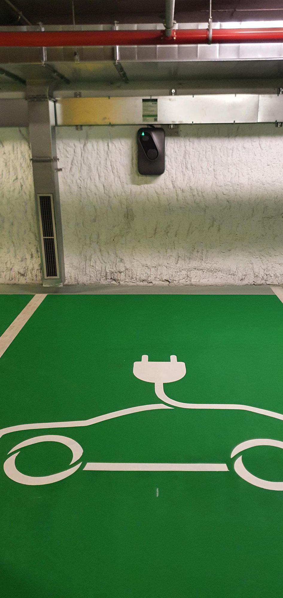 Nabíjecí stanice pro elektromobily foto 2