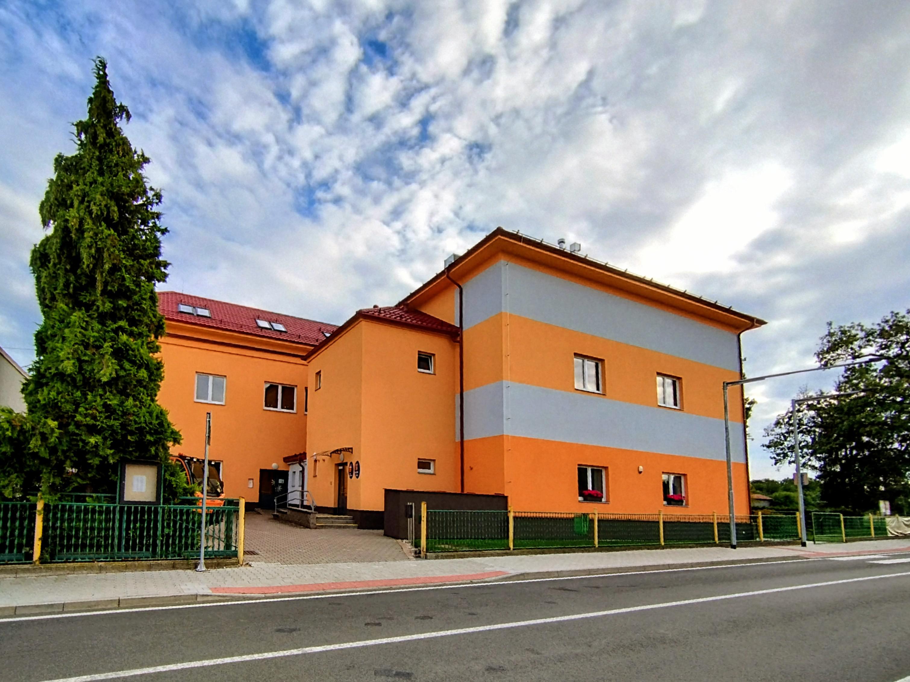 Mikulovice - obecní úřad foto 2