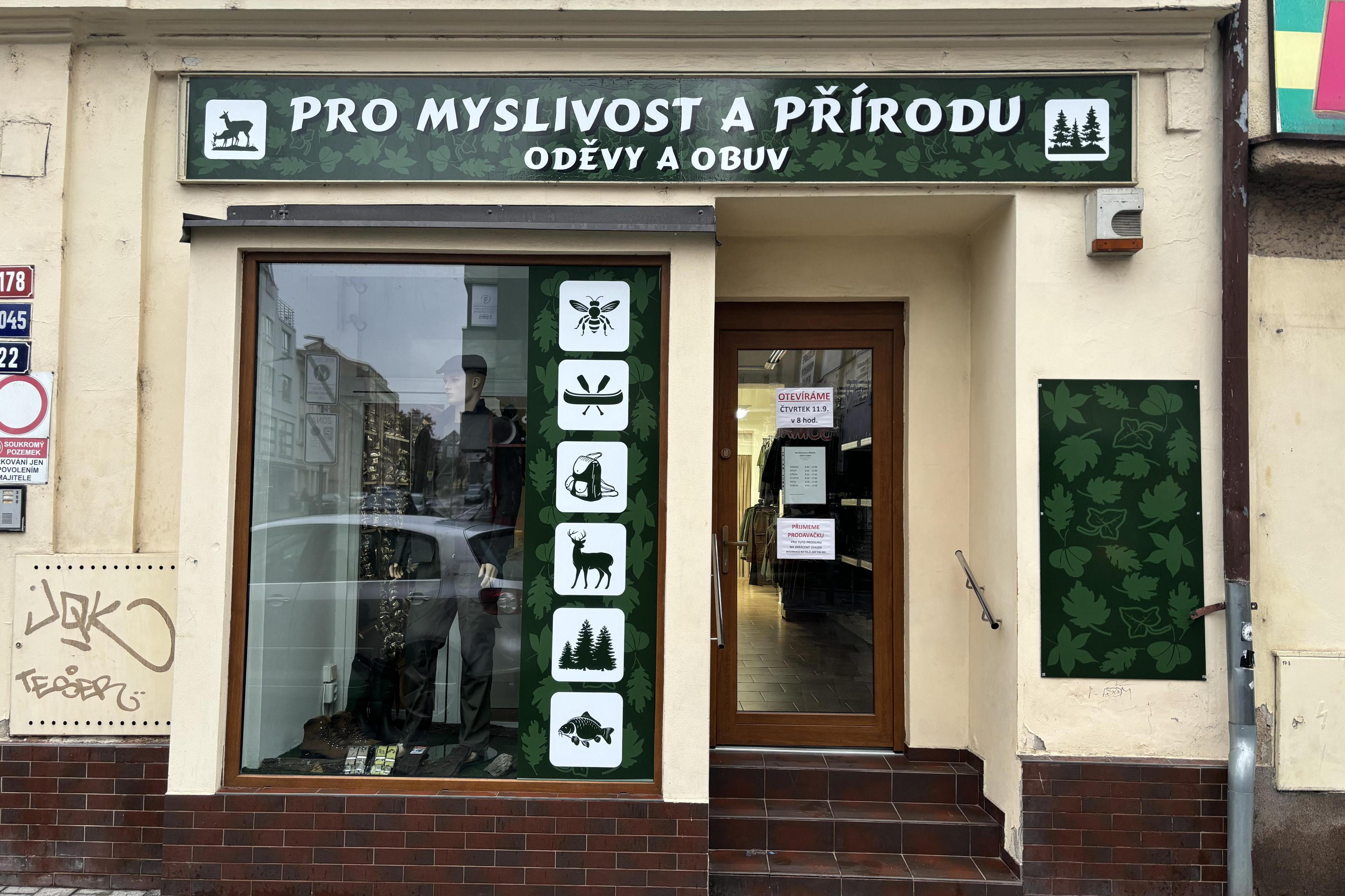 Oděvy a obuv pro myslivost a přírodu