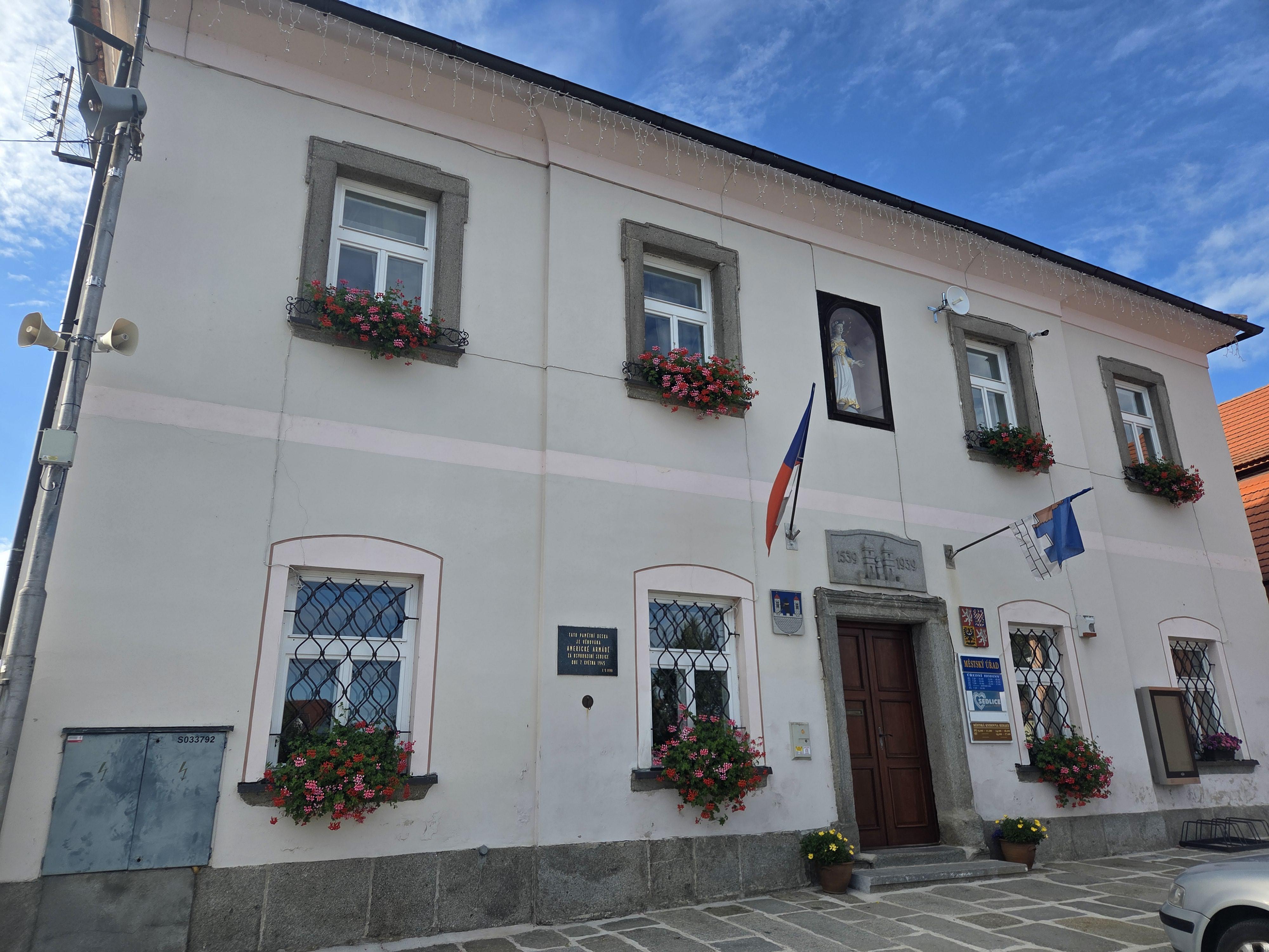 Sedlice - městský úřad foto 3