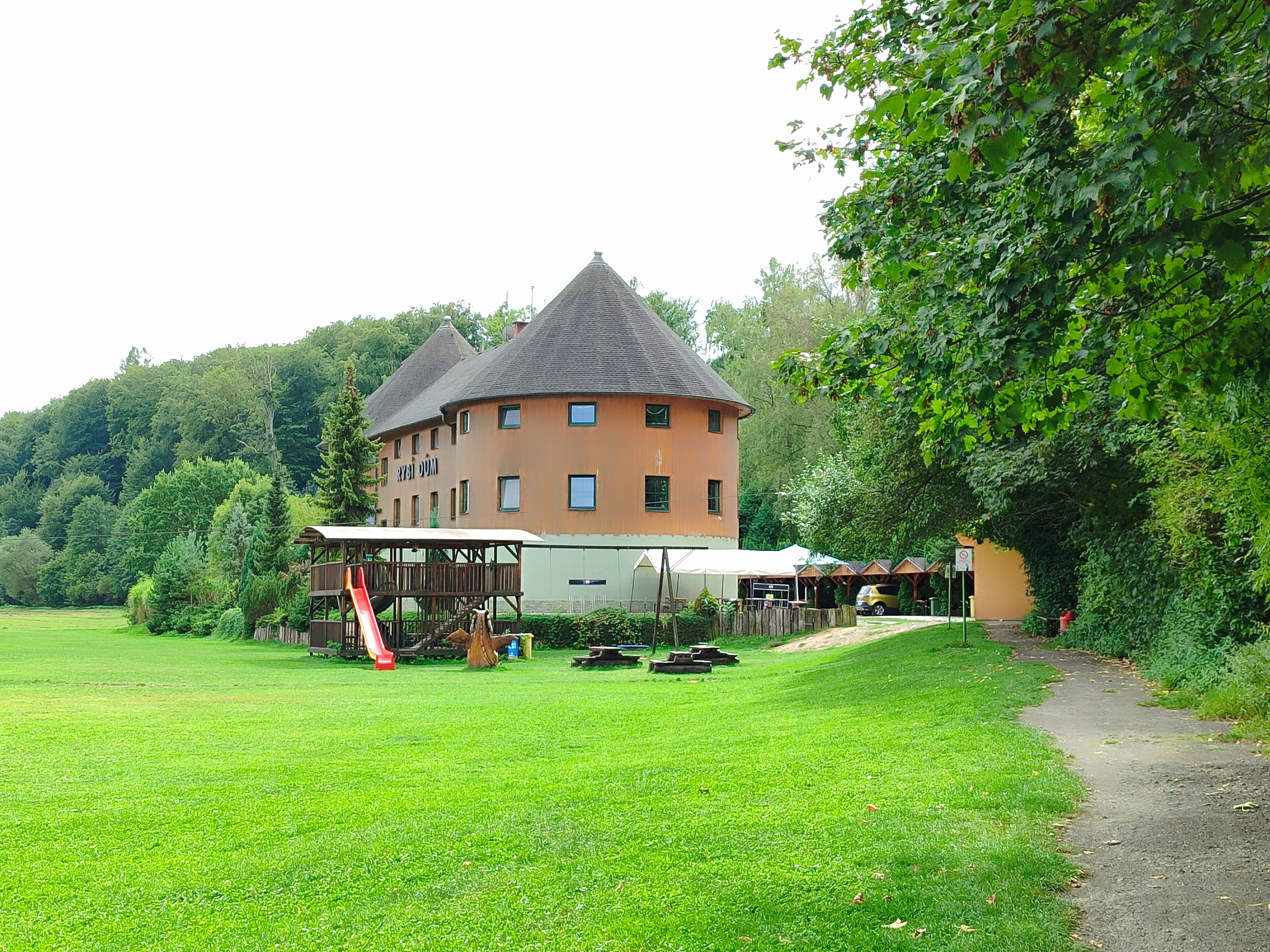 Rybí dům - restaurace foto 6