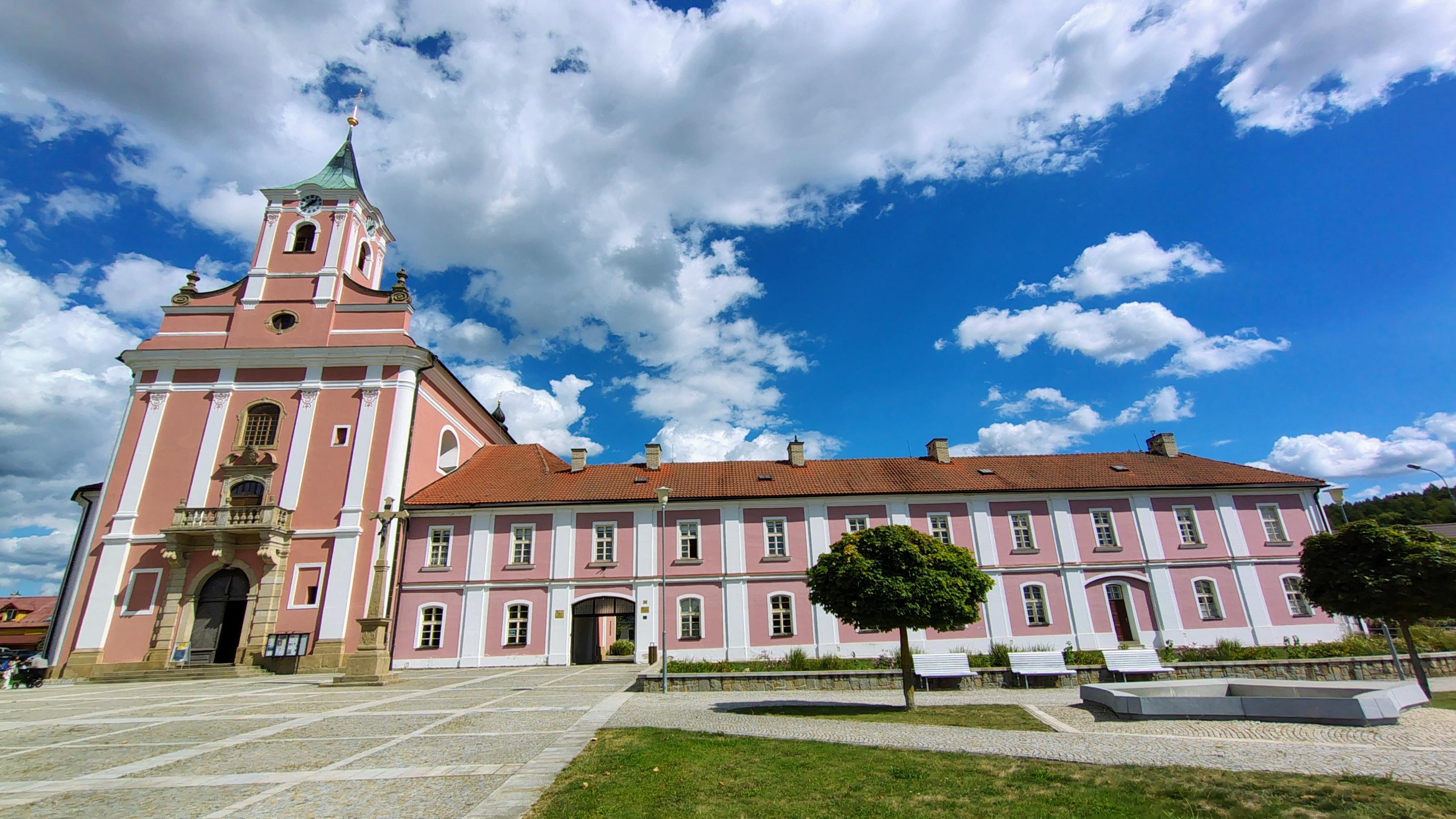 Klášter Kongregace sester karmelitánek Institut Naší Paní z Karmelu foto 3