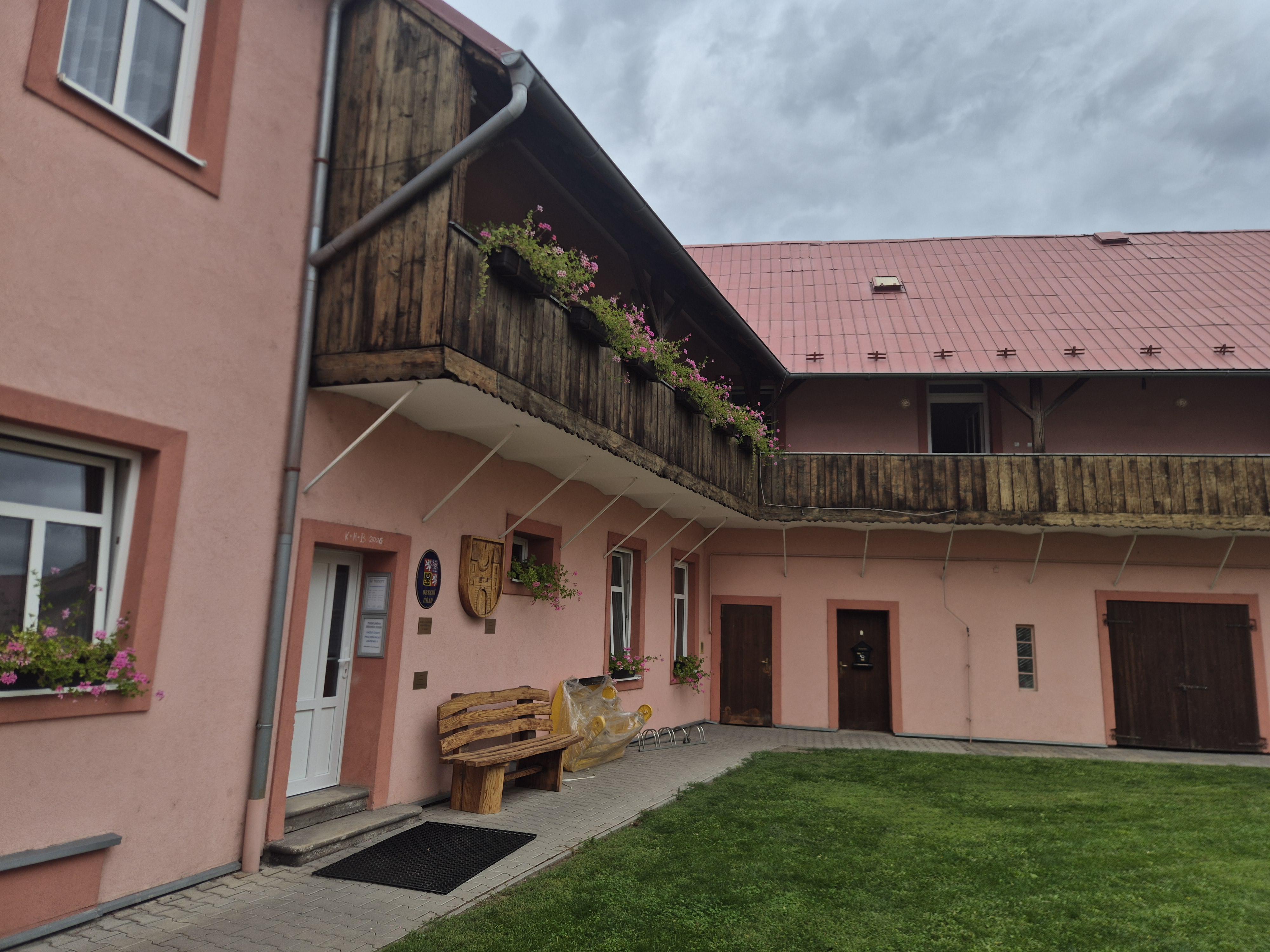 Strupčice - obecní úřad foto 4