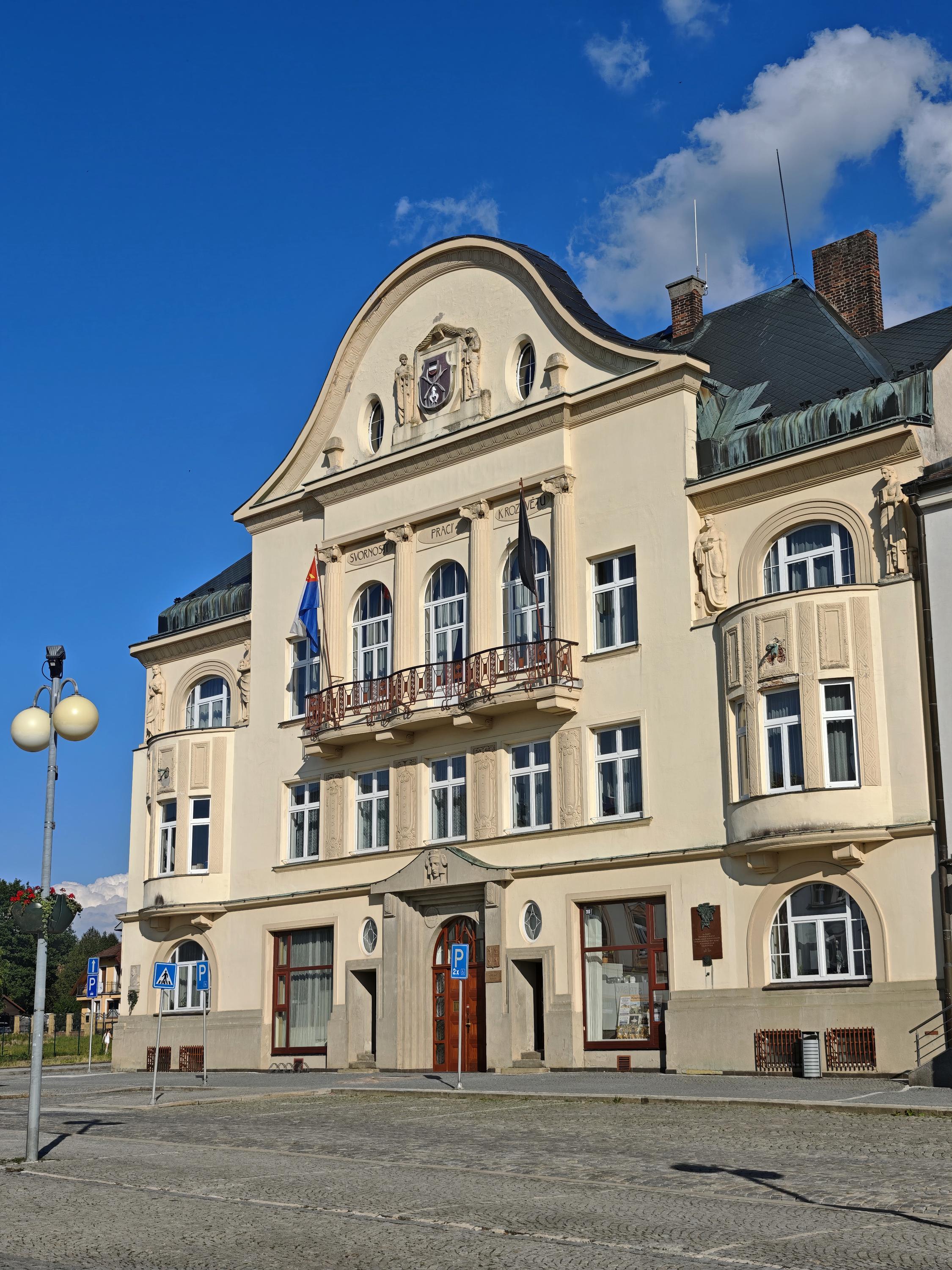 Humpolec - městský úřad foto 2