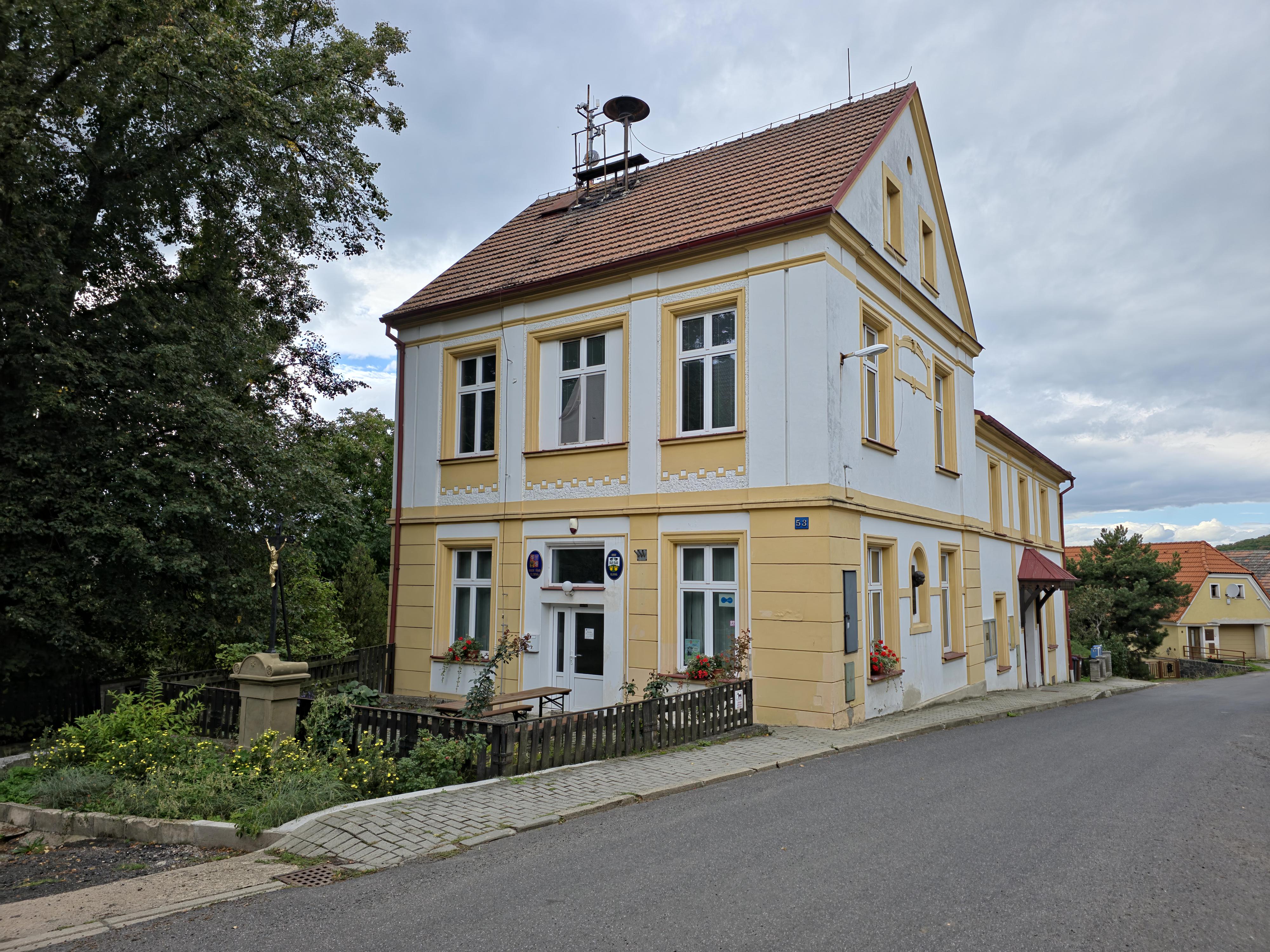 Hlinná - obecní úřad foto 5