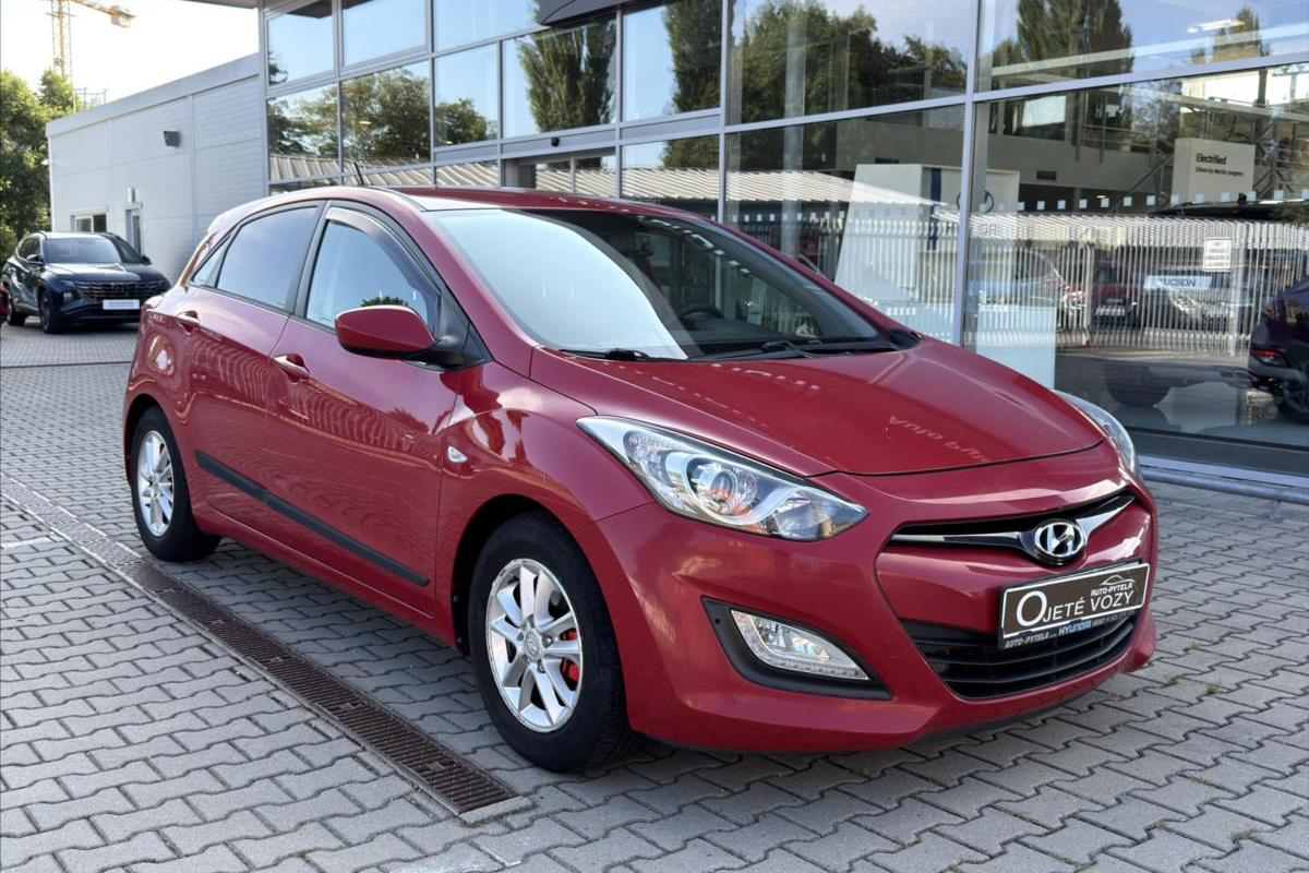 OJETINA | Hyundai i30 1,4 i, MT Trikolor