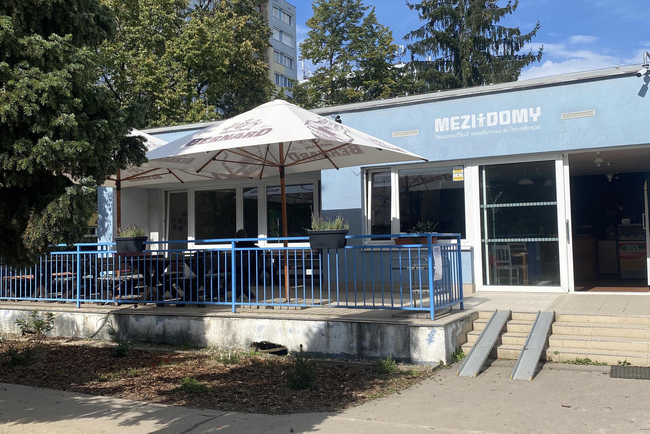Kavárna Mezi Domy