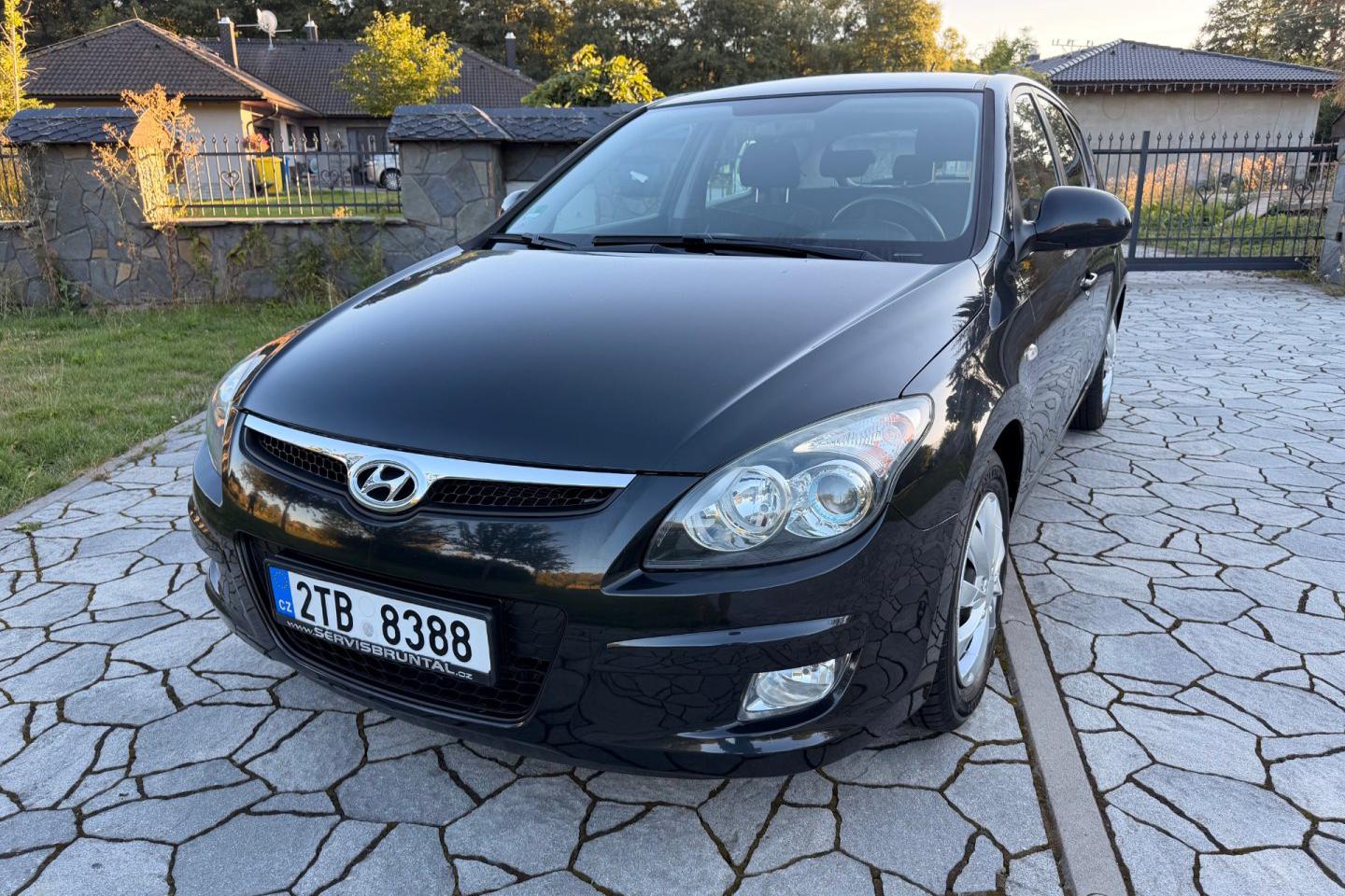 HYUNDAI I30 1.4 16V BENZÍN KLIMA, 144TKM