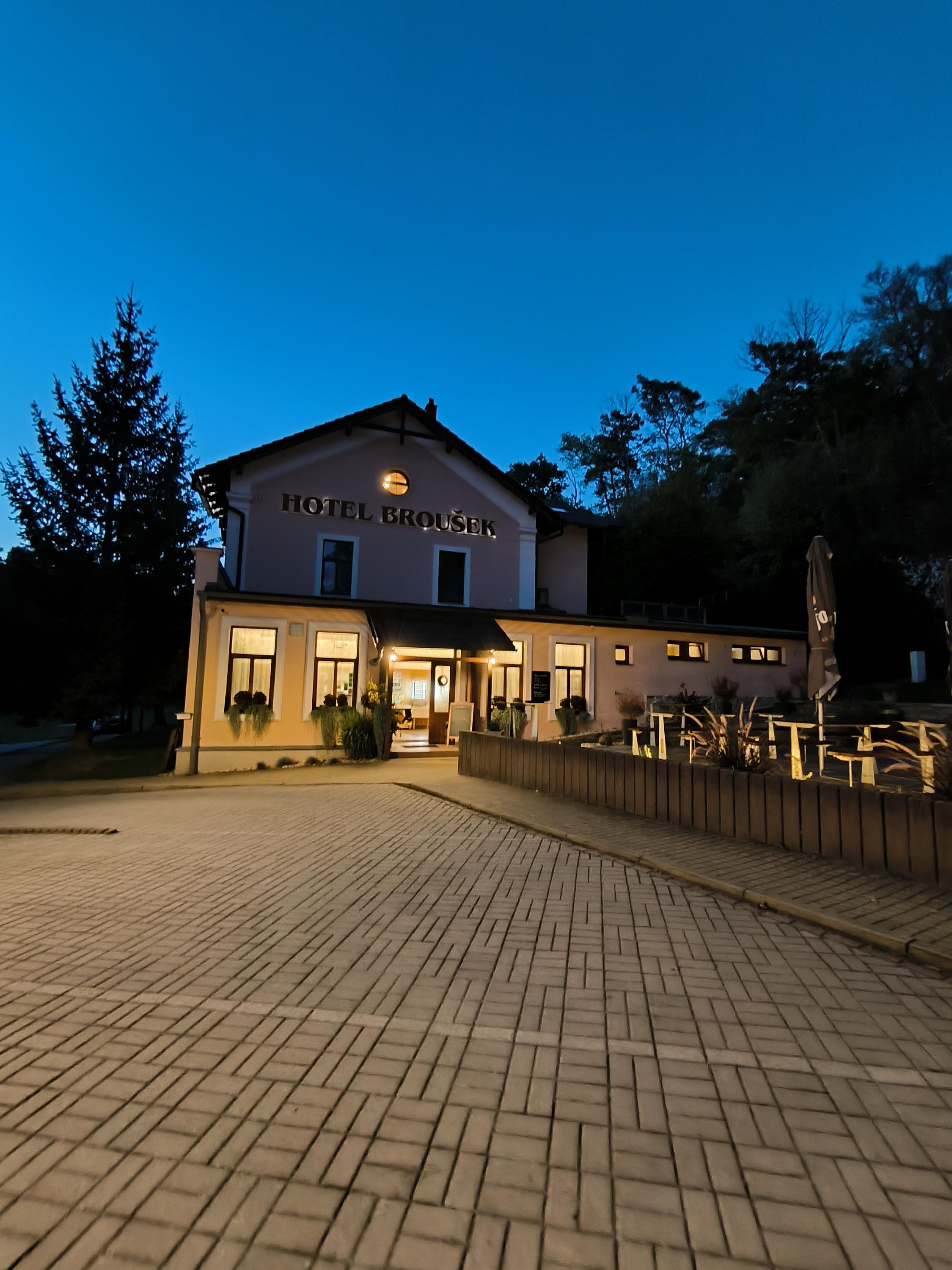 Restaurace hotelu Broušek foto 4