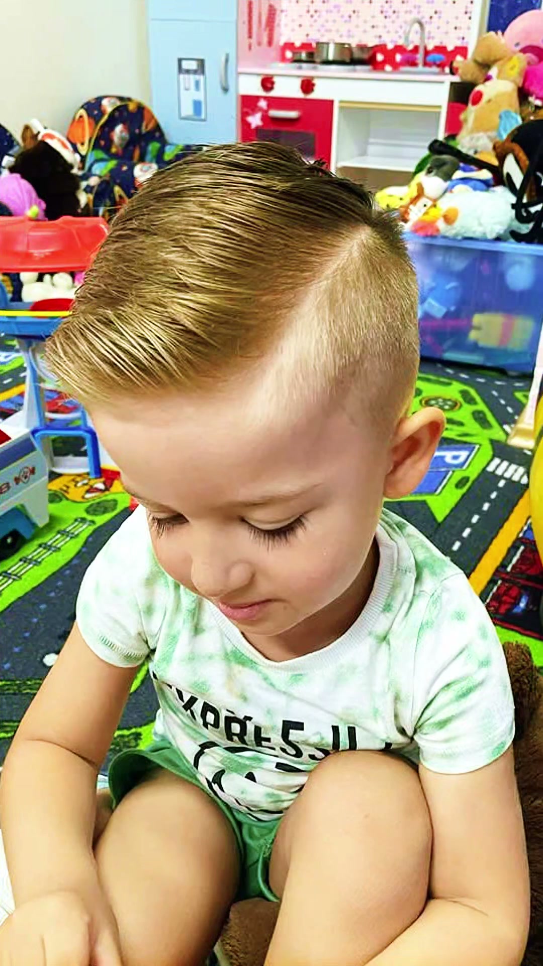 Hravé Vlásky - Rodinné a mobilní kadeřnictví foto 2 (náhled videa)