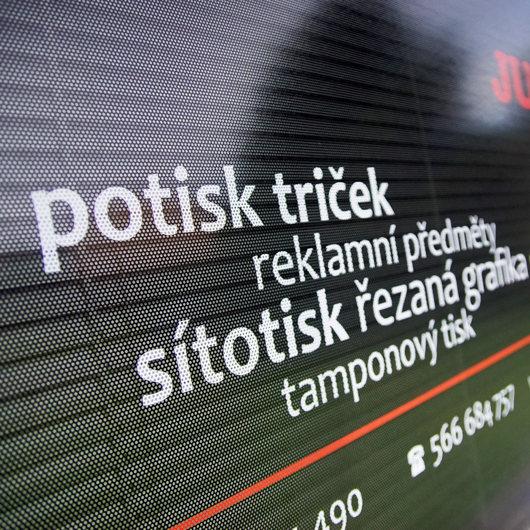 JUKI - reklama foto 1