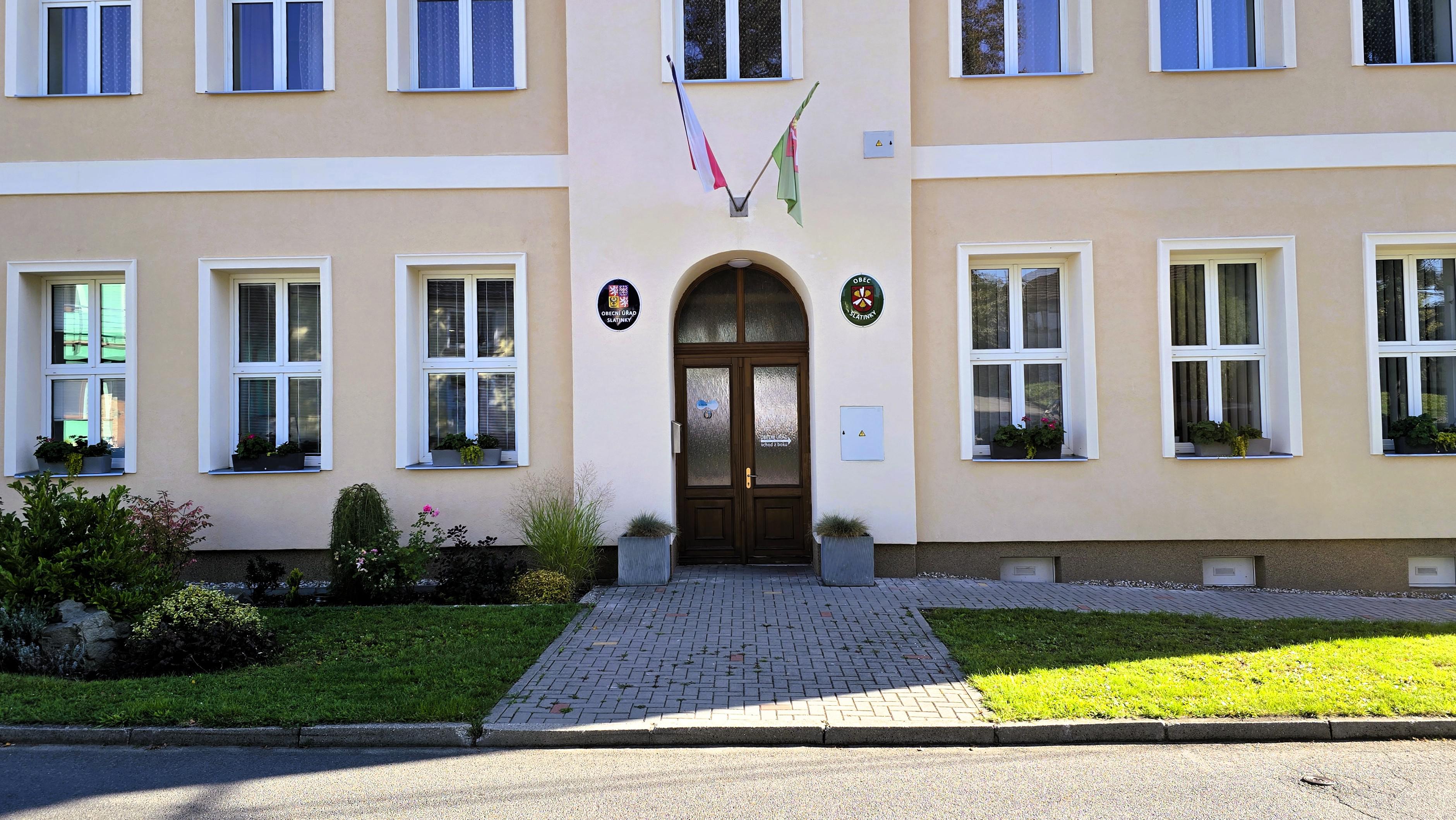 Slatinky - obecní úřad foto 5