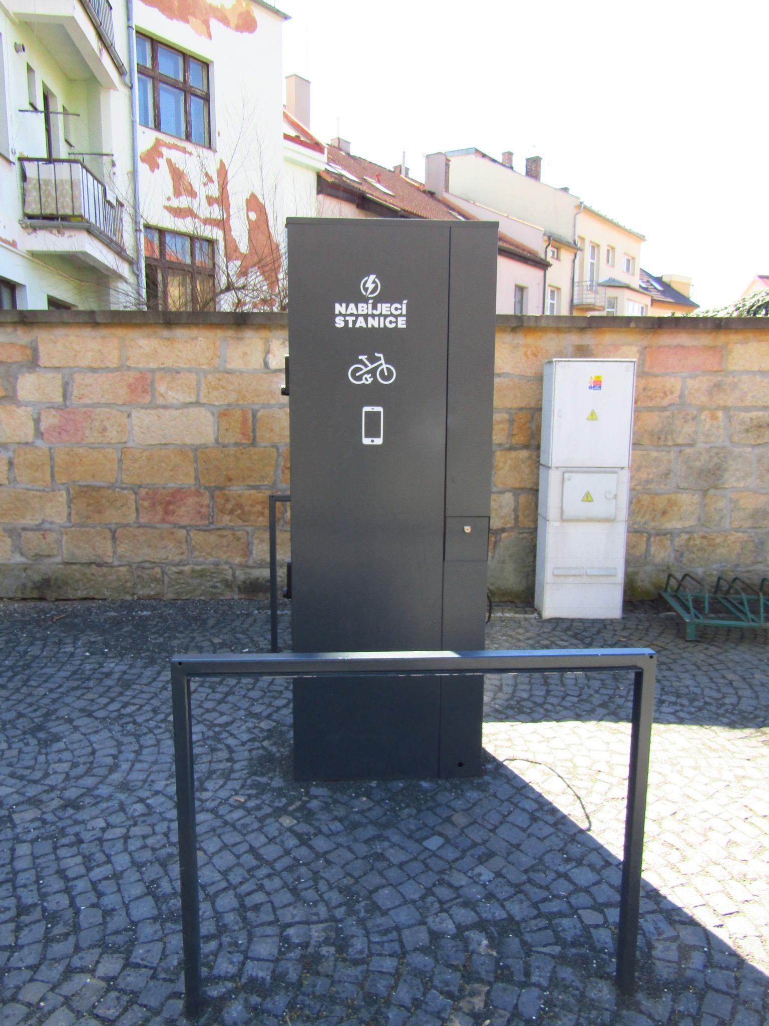 Nabíjecí stanice pro elektrokola a mobilní zařízení - Etron Czech s.r.o. foto 4