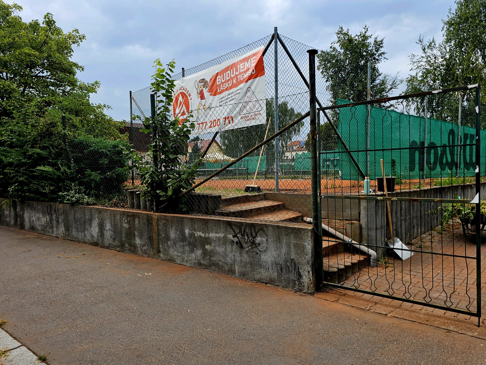 Tenisový klub Neridé - venkovní kurty a Café Neridé foto 2