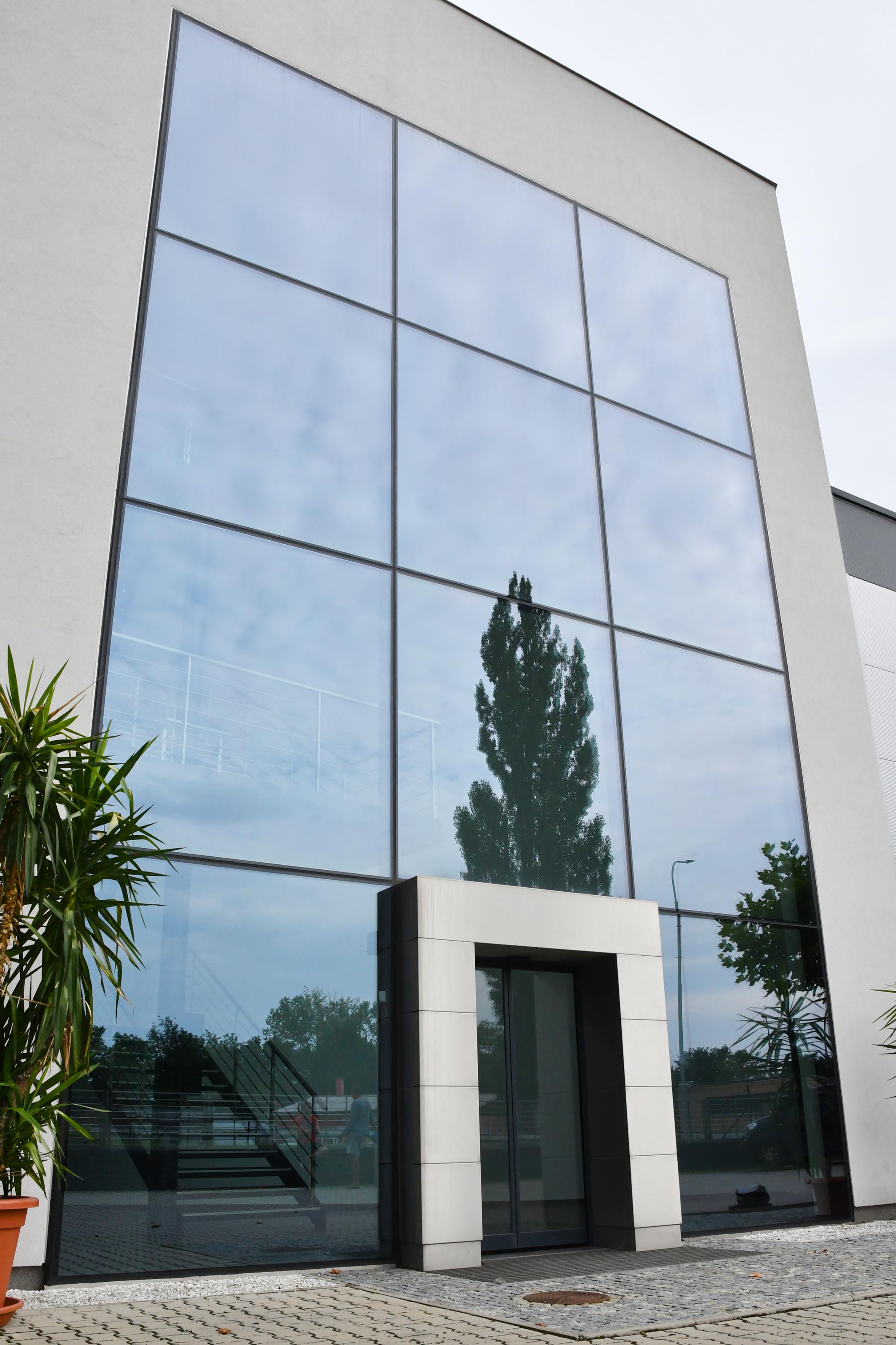TMR Glass foto 2