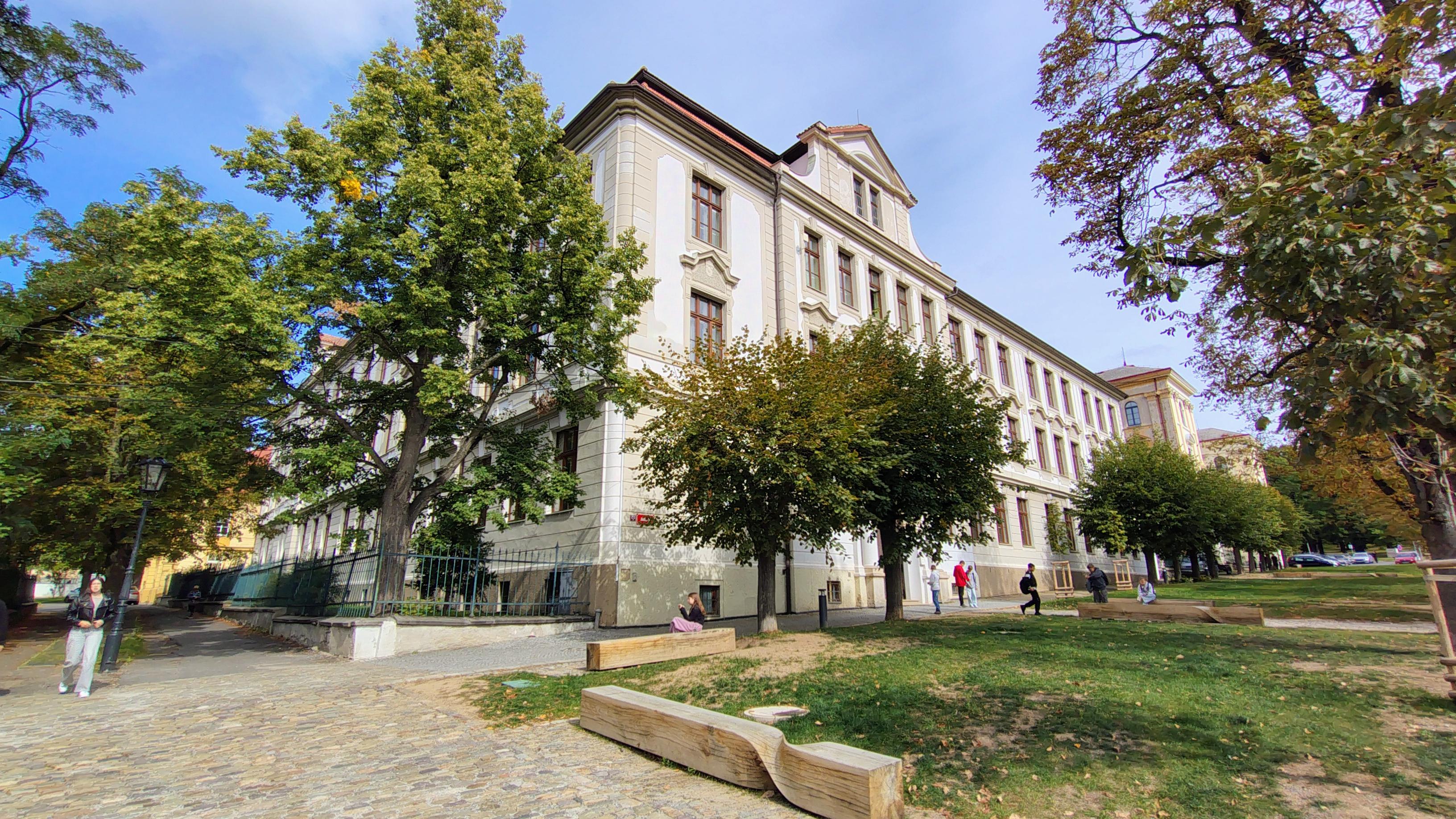 Základní škola, Příbram II, Jiráskovy sady 273 foto 3