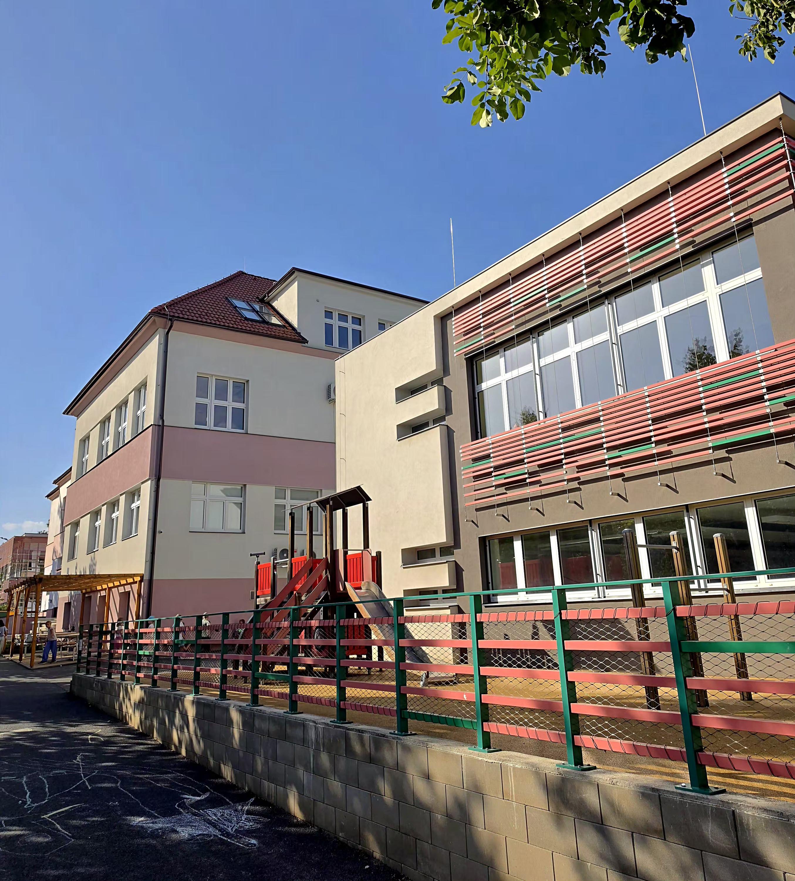 Základní škola Charlotty Masarykové Praha 5 - Velká Chuchle foto 5