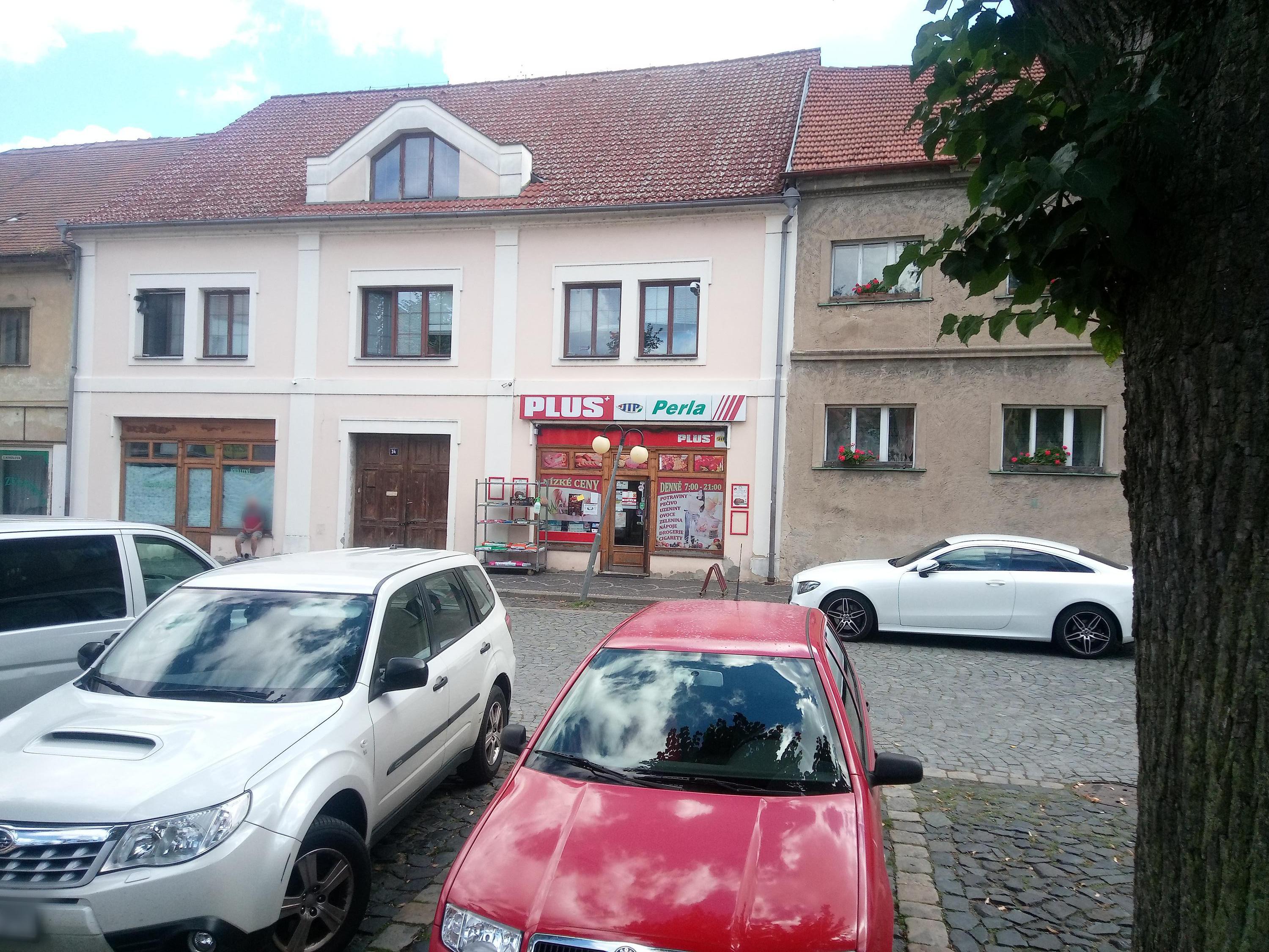 PLUS Perla