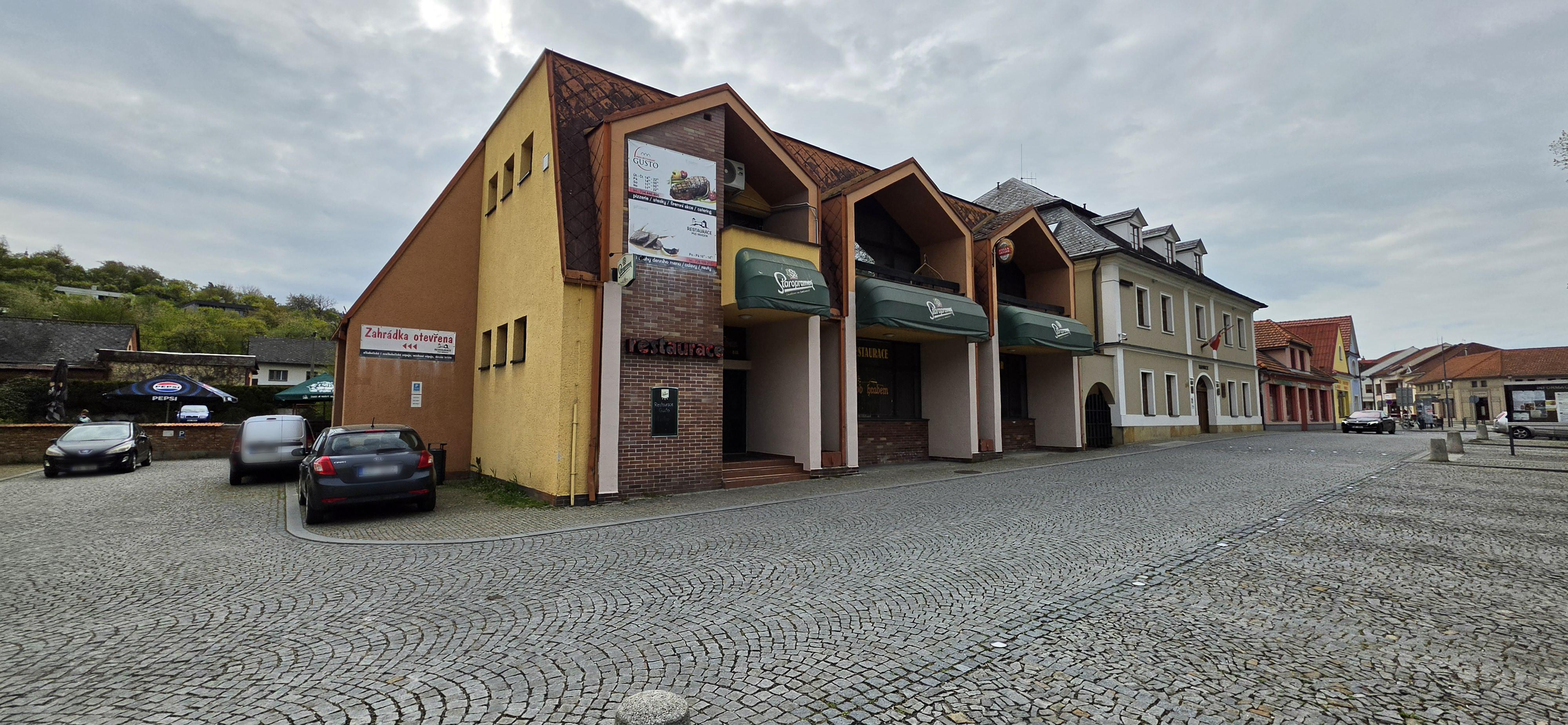 Pizza Restaurant Gusto