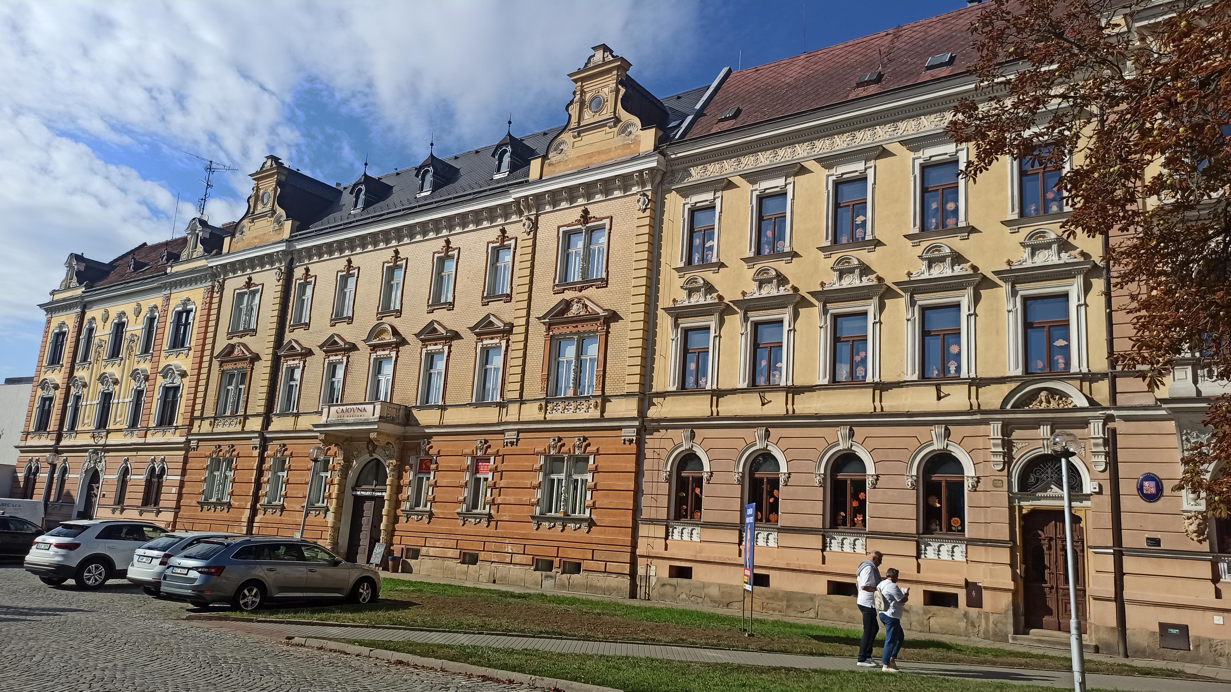 Střední uměleckoprůmyslová škola Uherské Hradiště foto 3