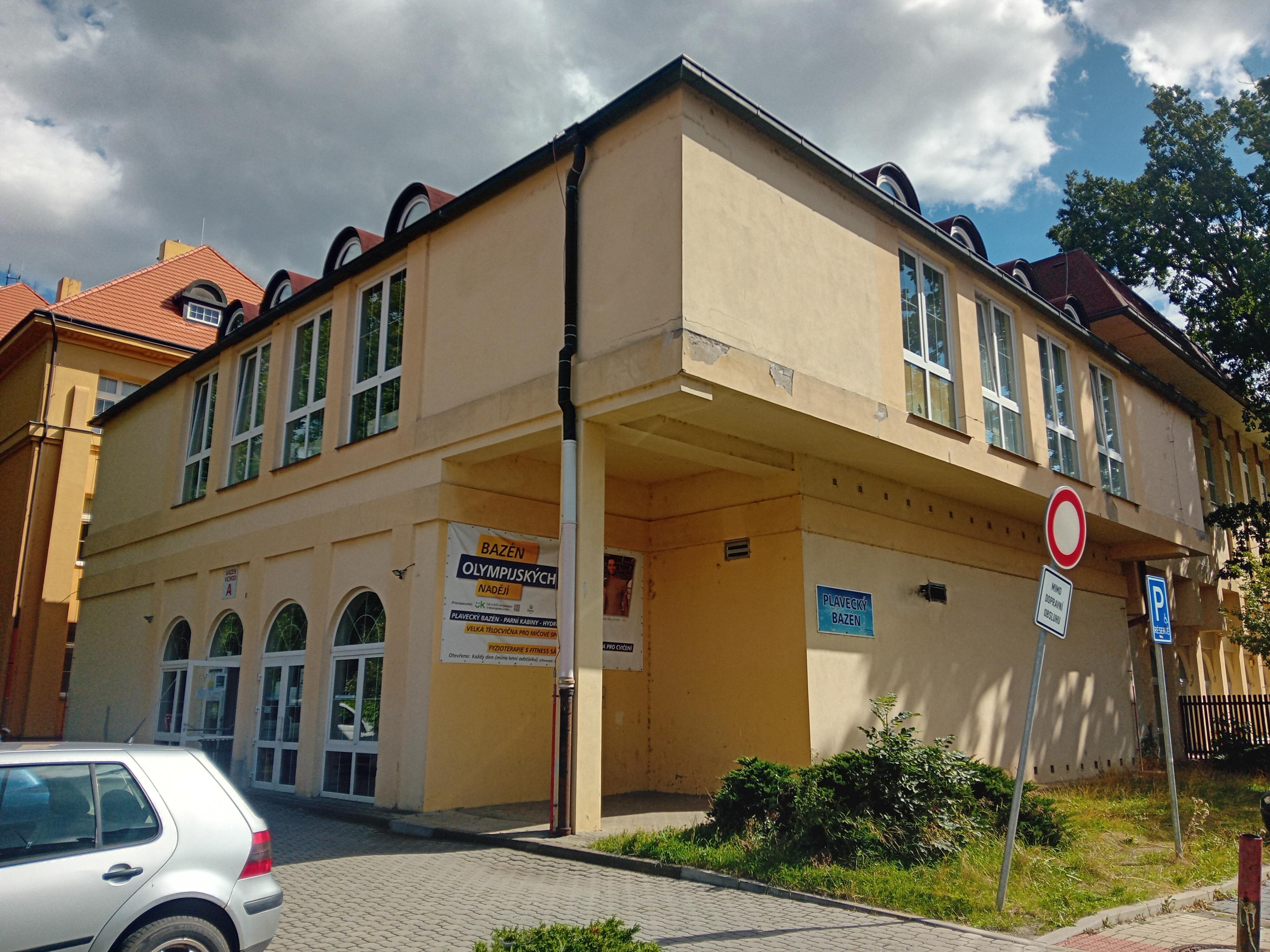 Krytý plavecký bazén -Žatec foto 2