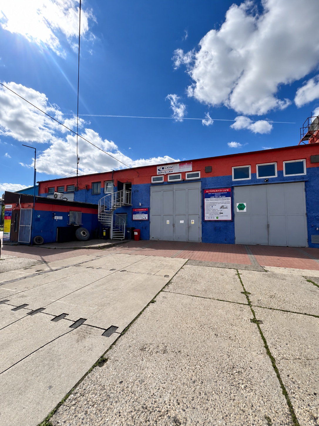 LKW Petr Urban Říčany, s.r.o. foto 2
