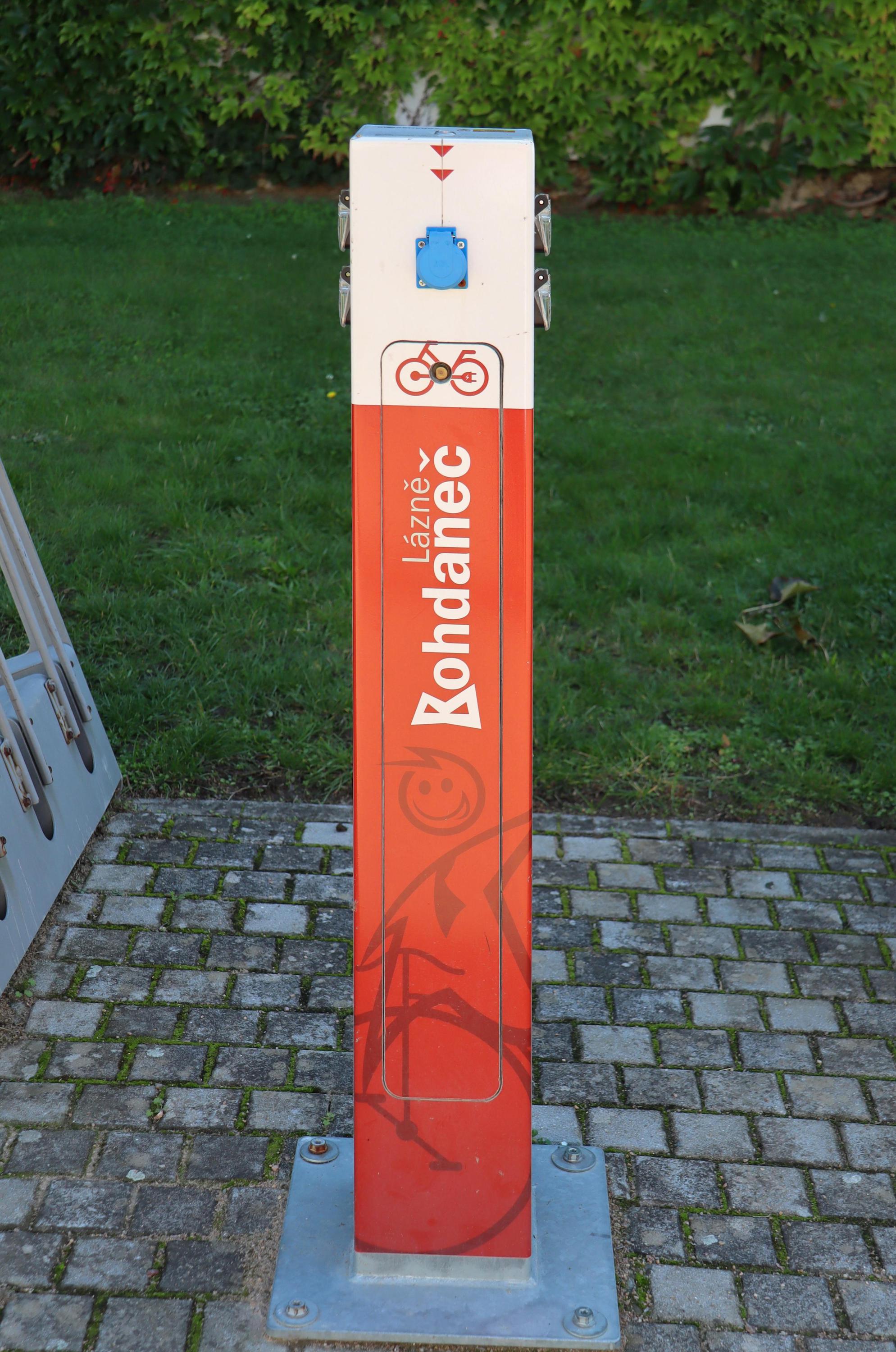 Dobíjecí stojan Hospůdka Pod Radnicí foto 3
