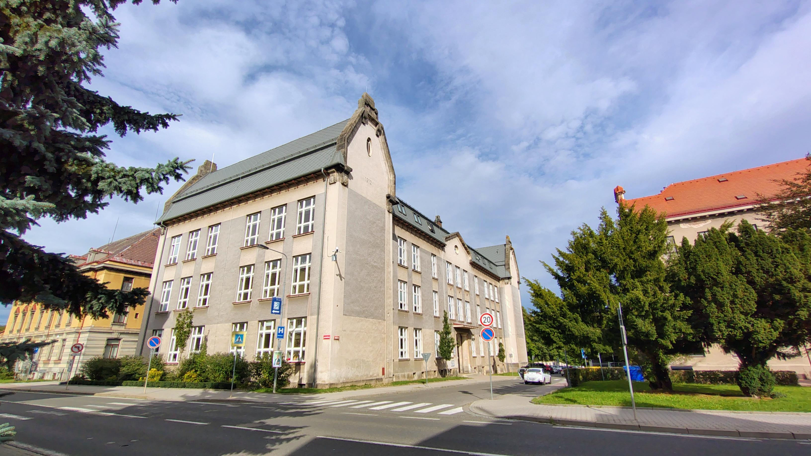 ZŠ Schulzovy sady, Dvůr Králové nad Labem foto 2