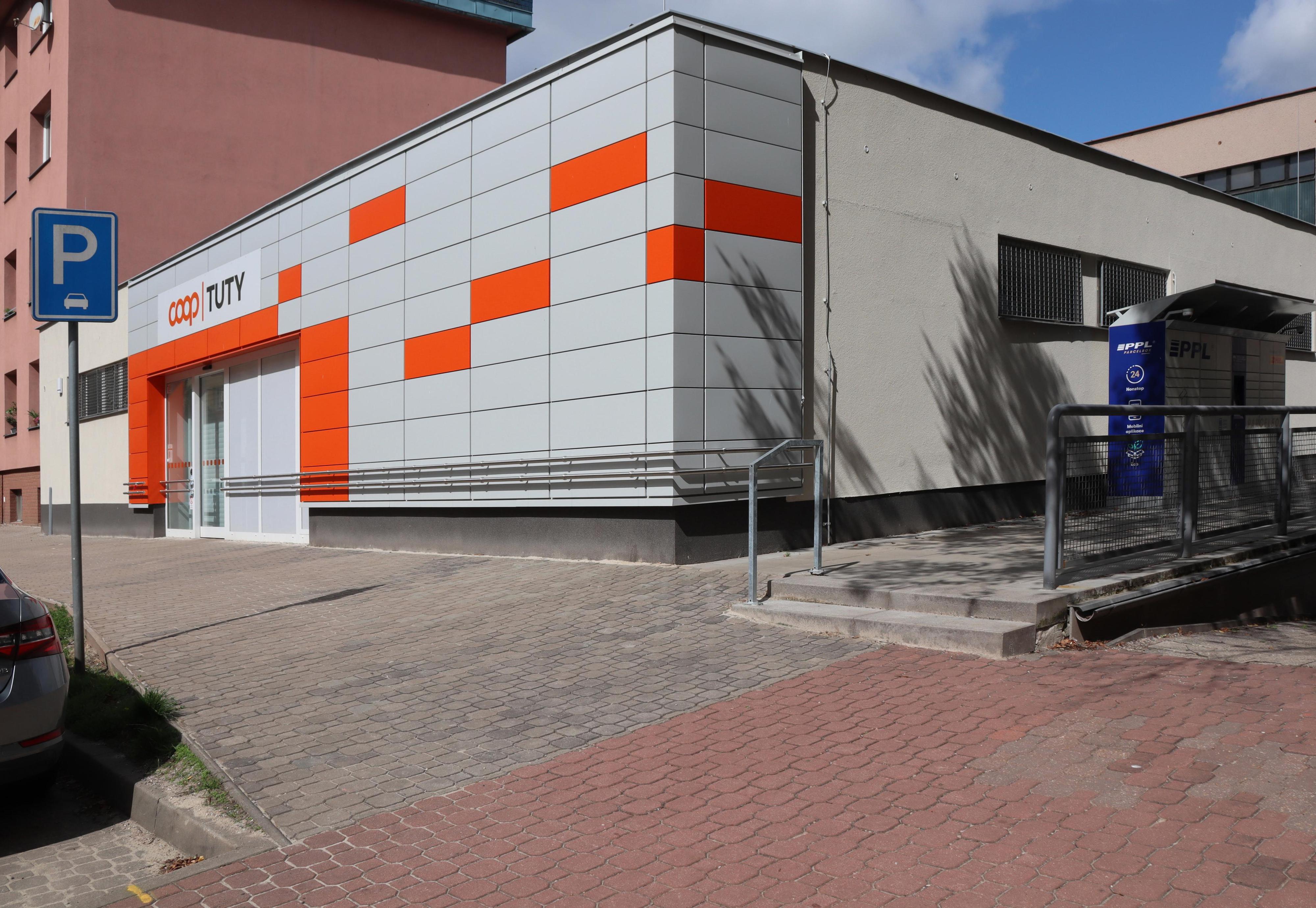 COOP Dvůr Králové n. L., družstvo foto 3