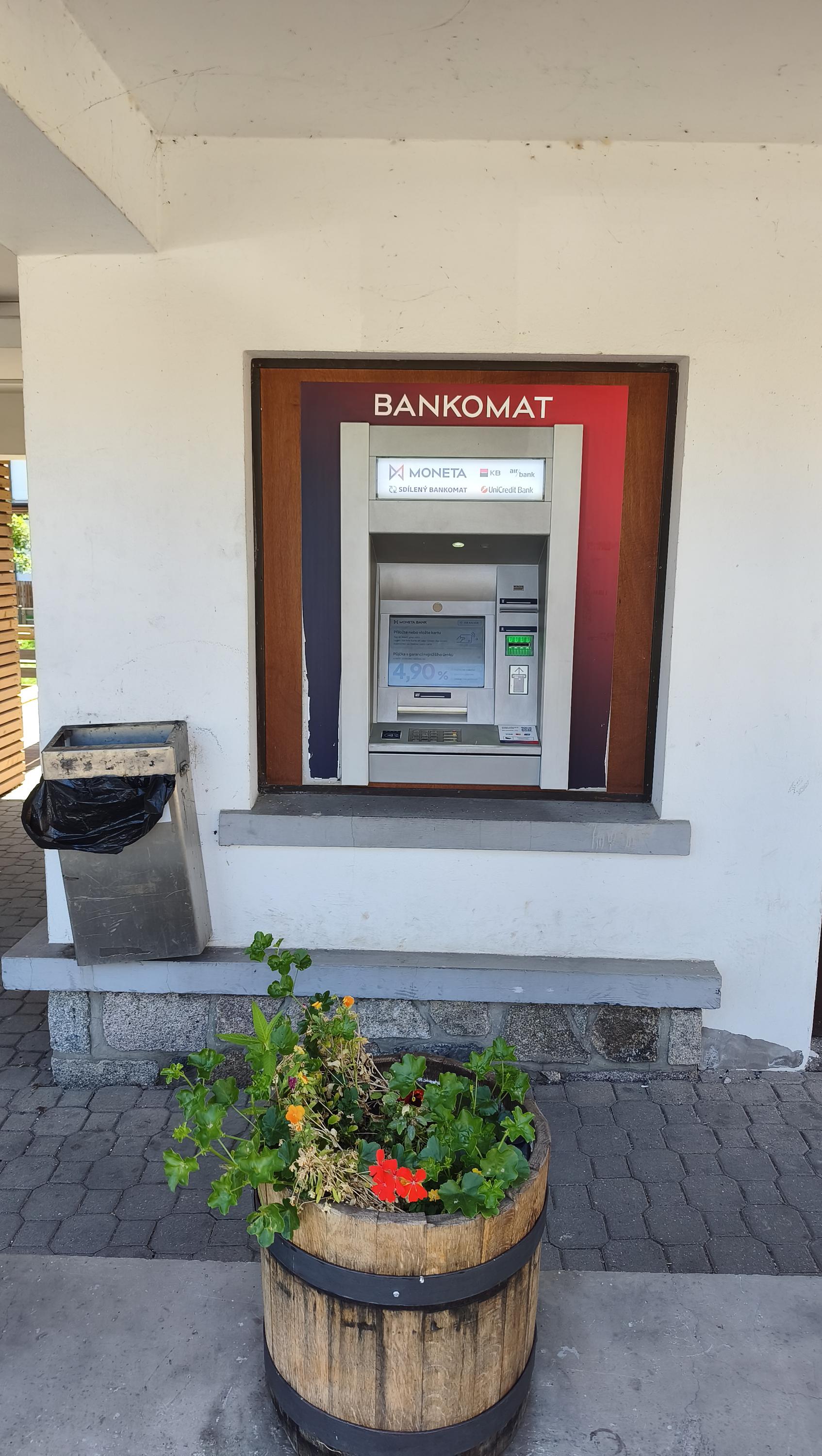 Bankomat MONETA Bank foto 2