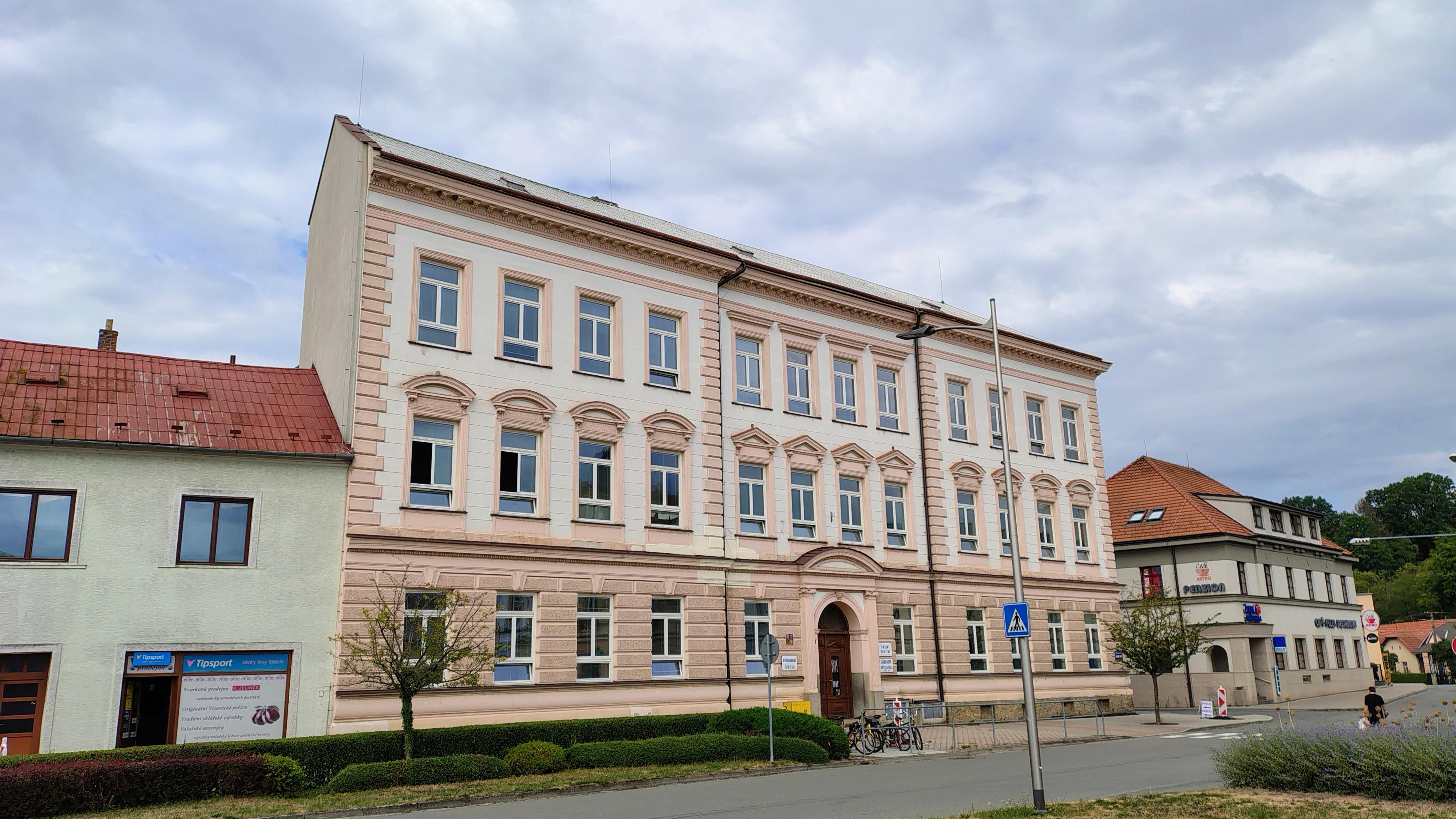 Dětský domov a Základní škola Vizovice foto 4