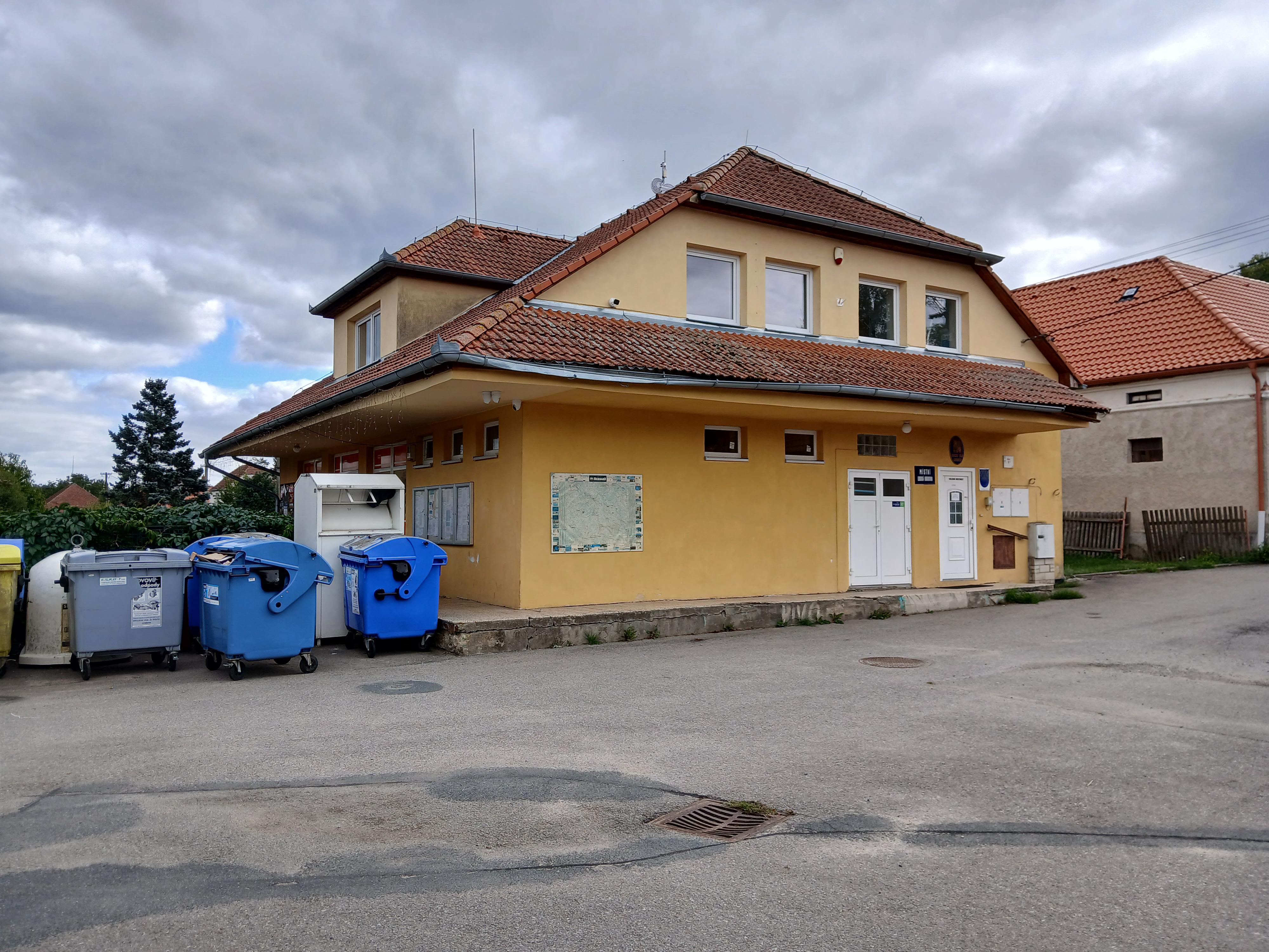 Krokočín - obecní úřad foto 1