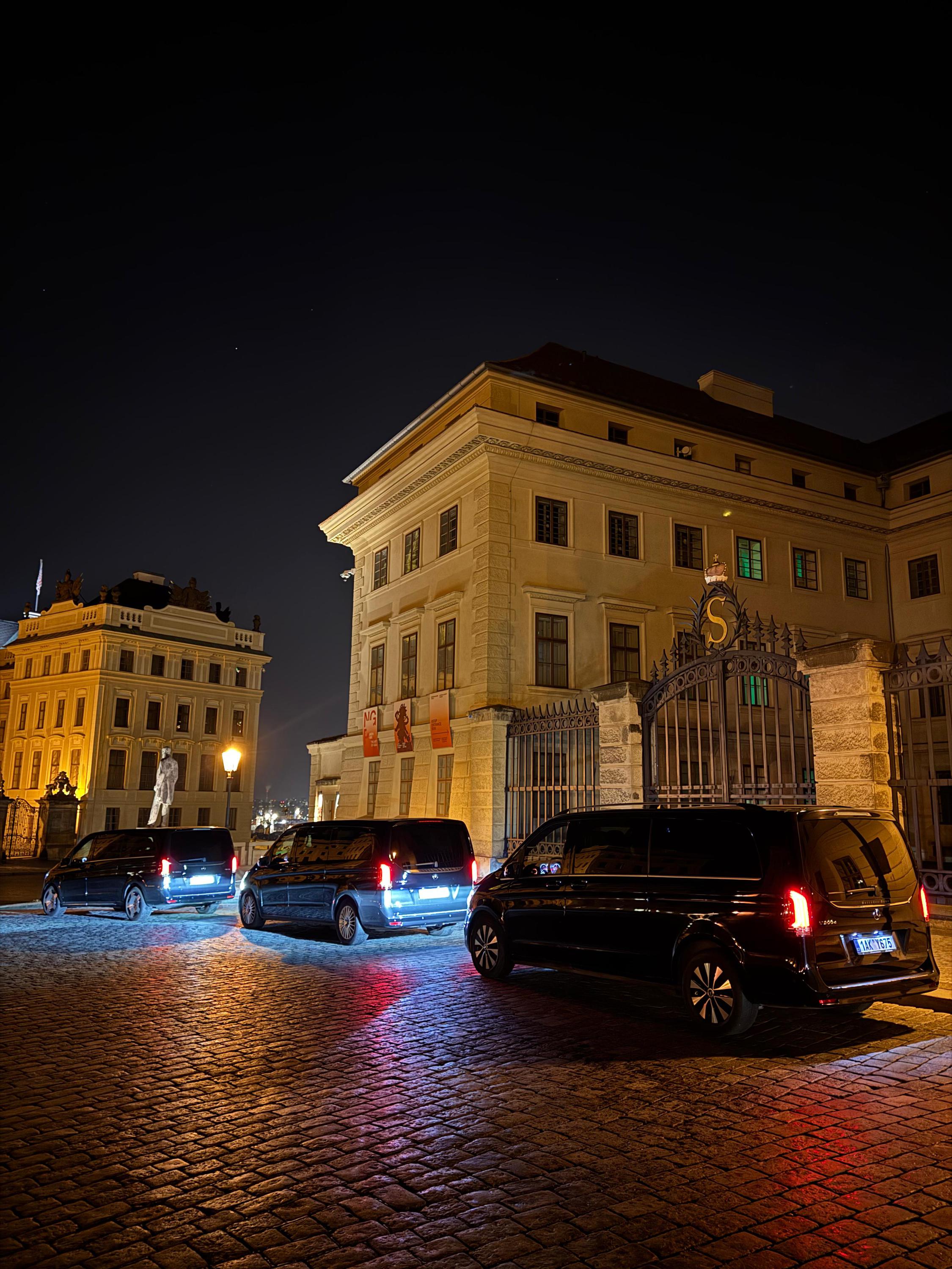 Airport LIMOUSINE Prague by Mike & Bell logistics s.r.o. foto 3