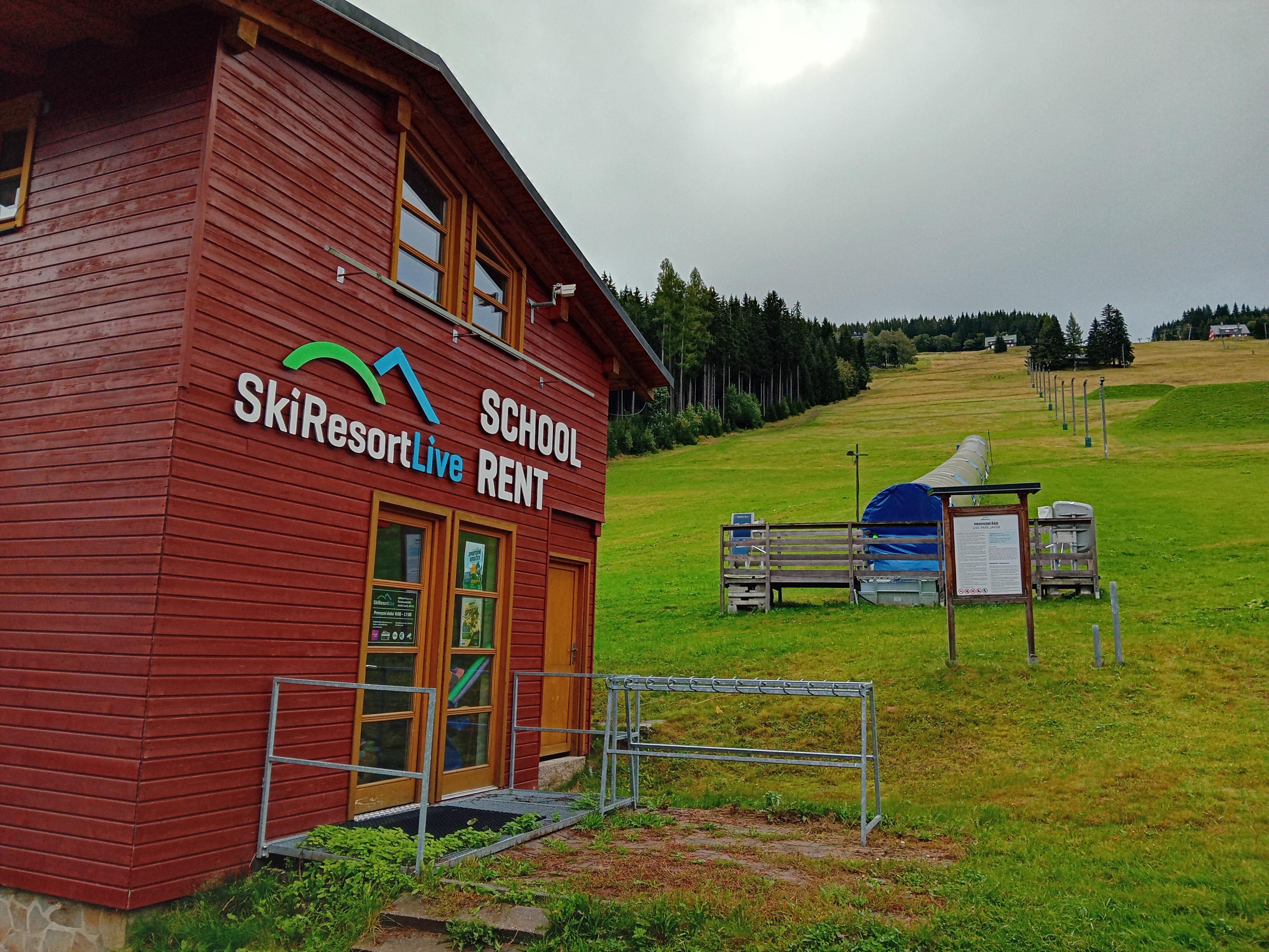 Lyžařská škola & Půjčovna | SkiResort Live foto 2