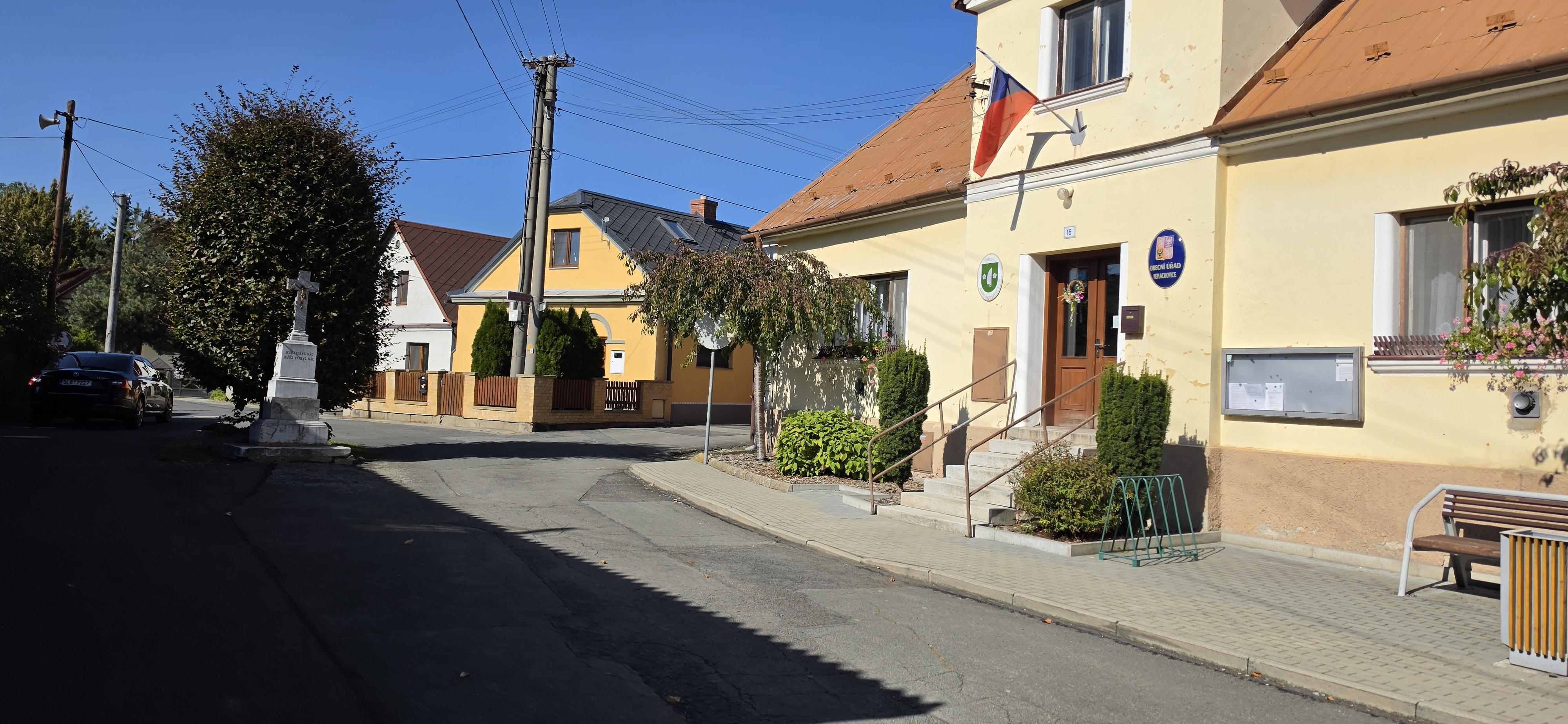 Neplachovice - obecní úřad foto 4