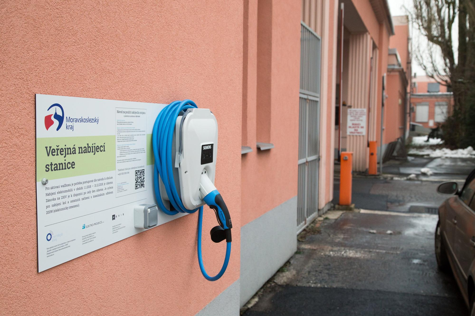 Nabíjecí stanice pro elektromobily foto 2