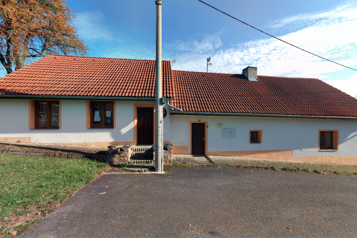 Kvášňovice - obecní úřad foto 2