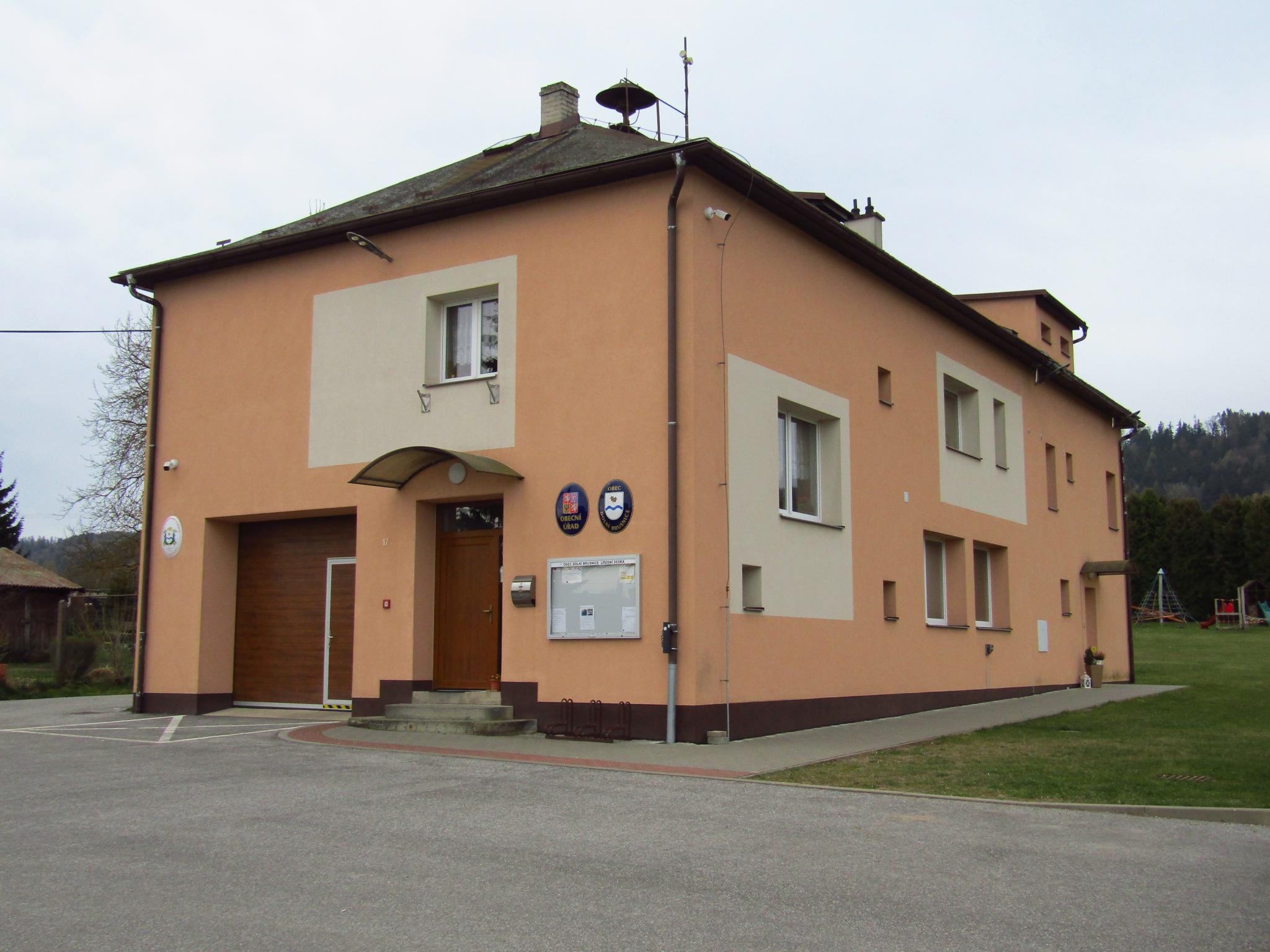 Dolní Brusnice - obecní úřad foto 2