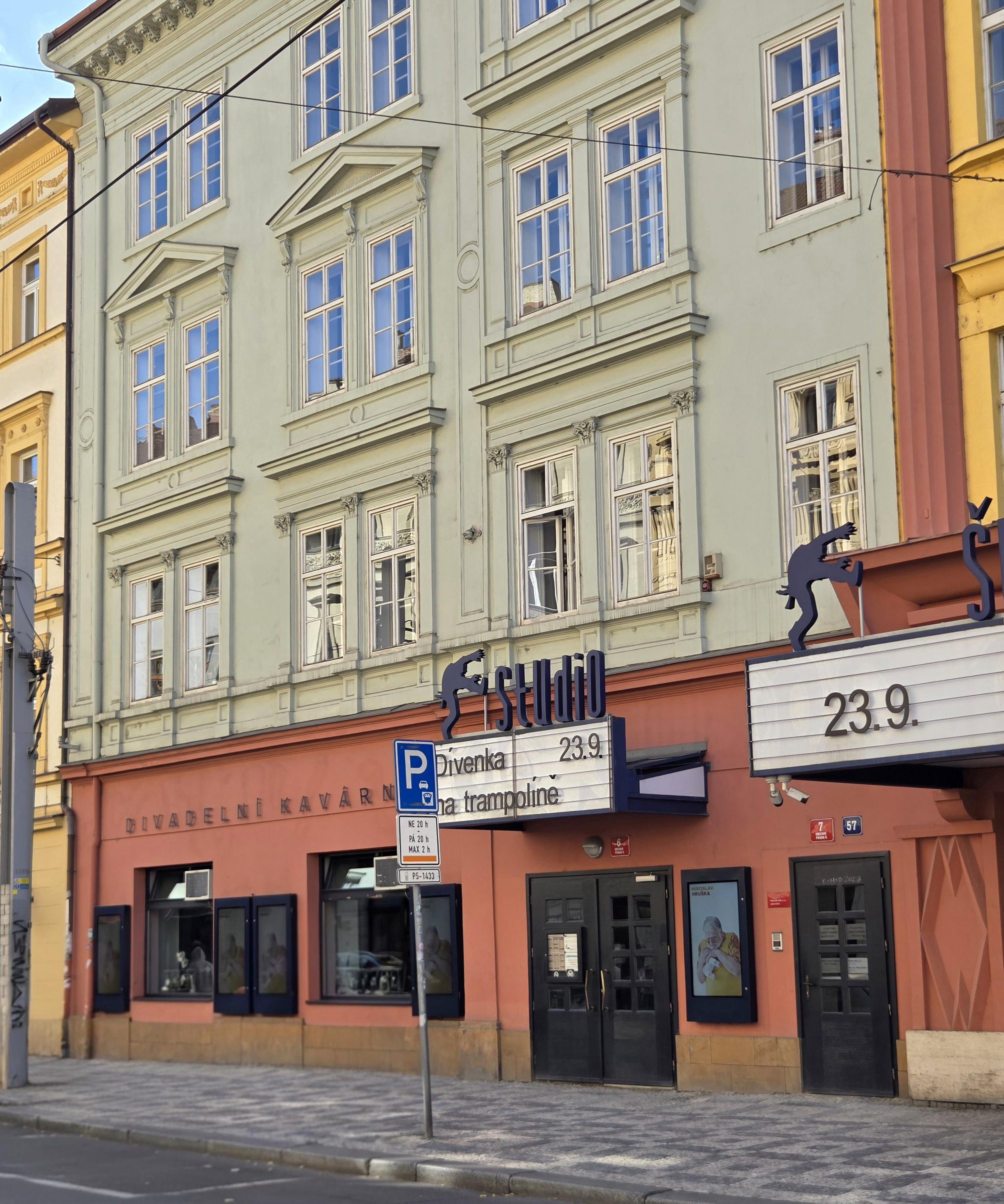 Divadelní kavárna Švandova divadla foto 3