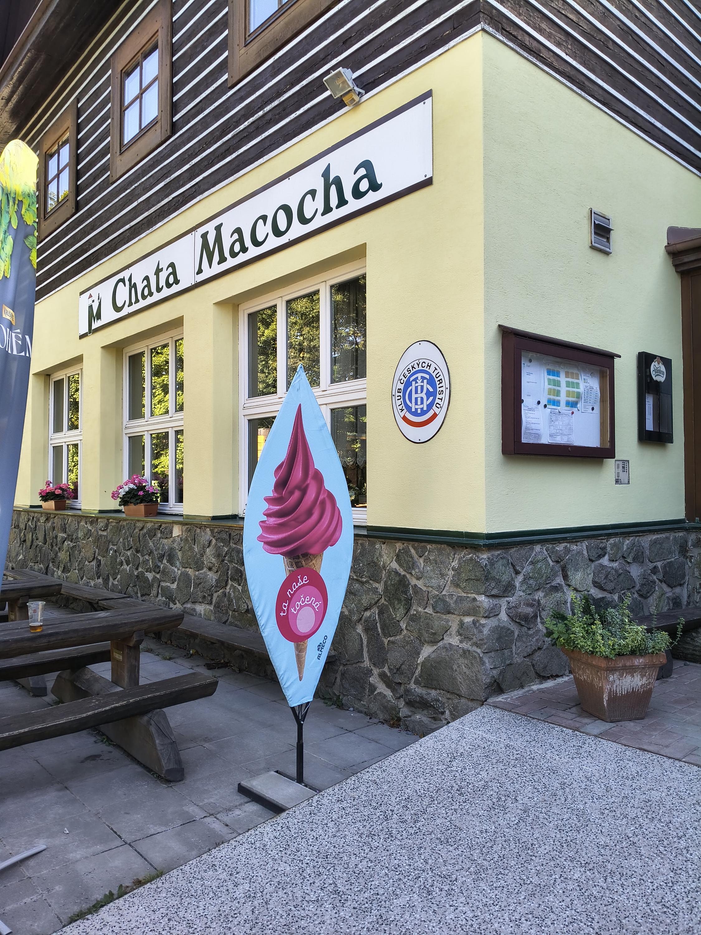 Zmrzlina chata Macocha foto 1