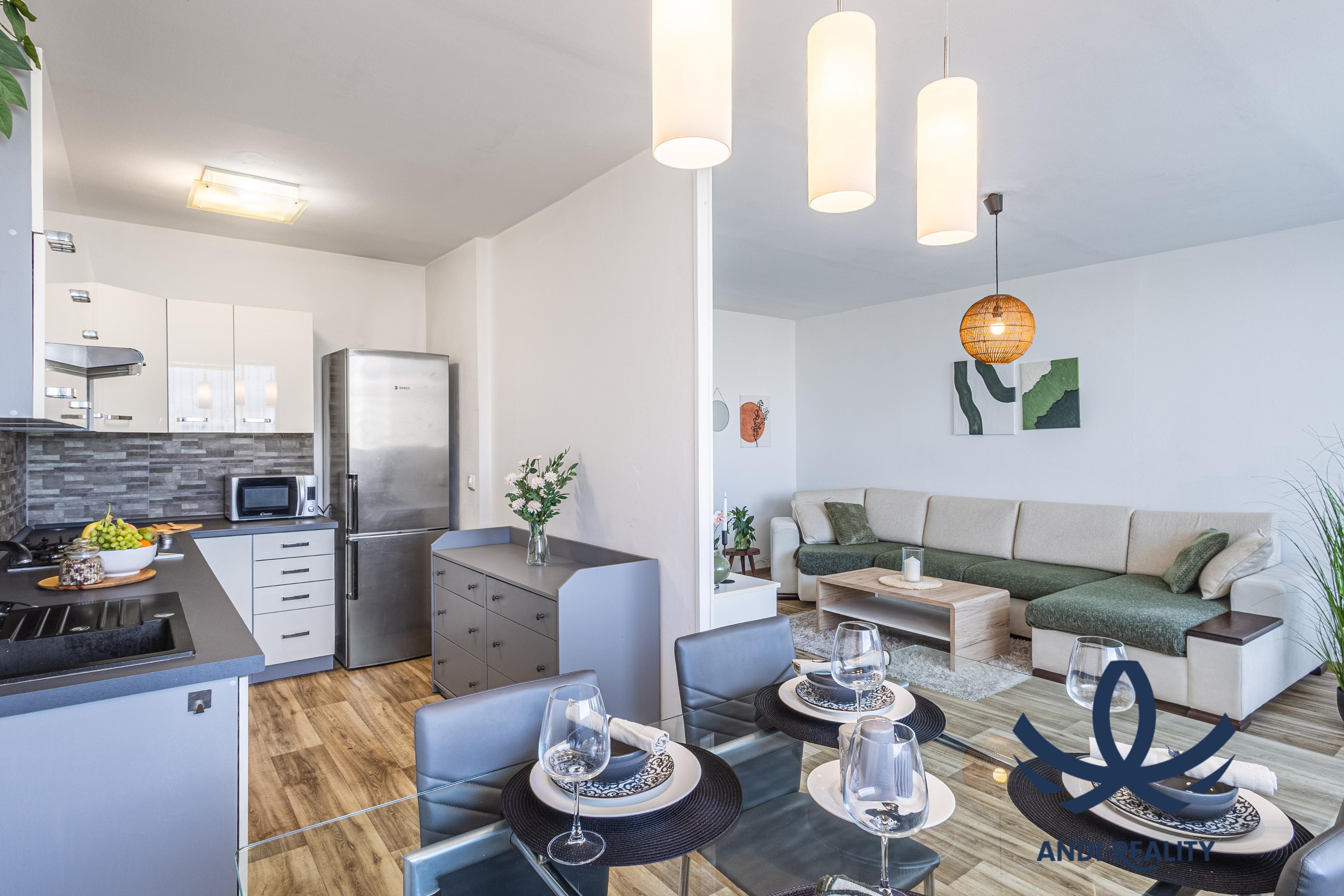 Pronájem bytu 3+1, 73 m², 17. listopadu, Mladá Bol