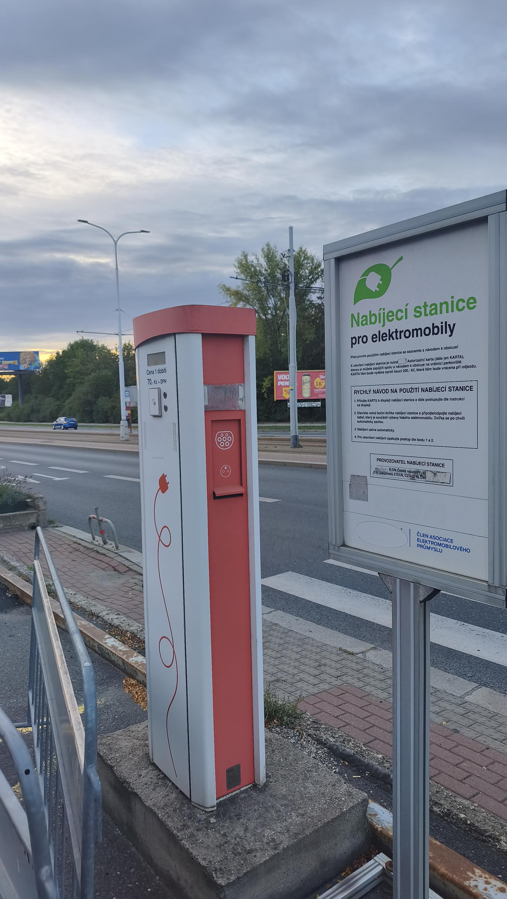 Malešická servisní - Nabíjecí stanice foto 2