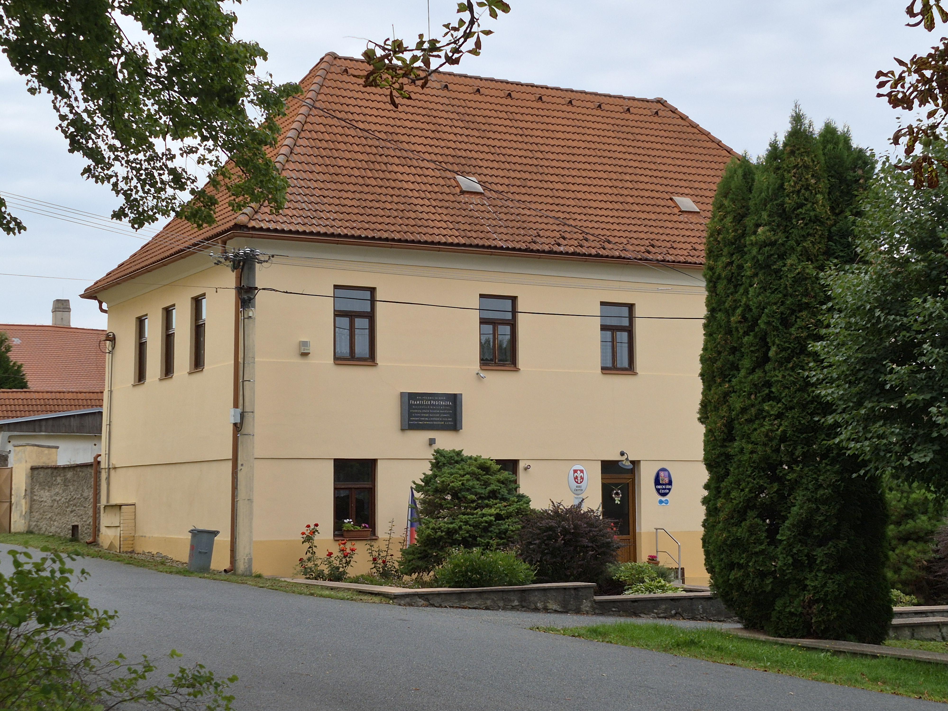 Čestín - obecní úřad foto 4