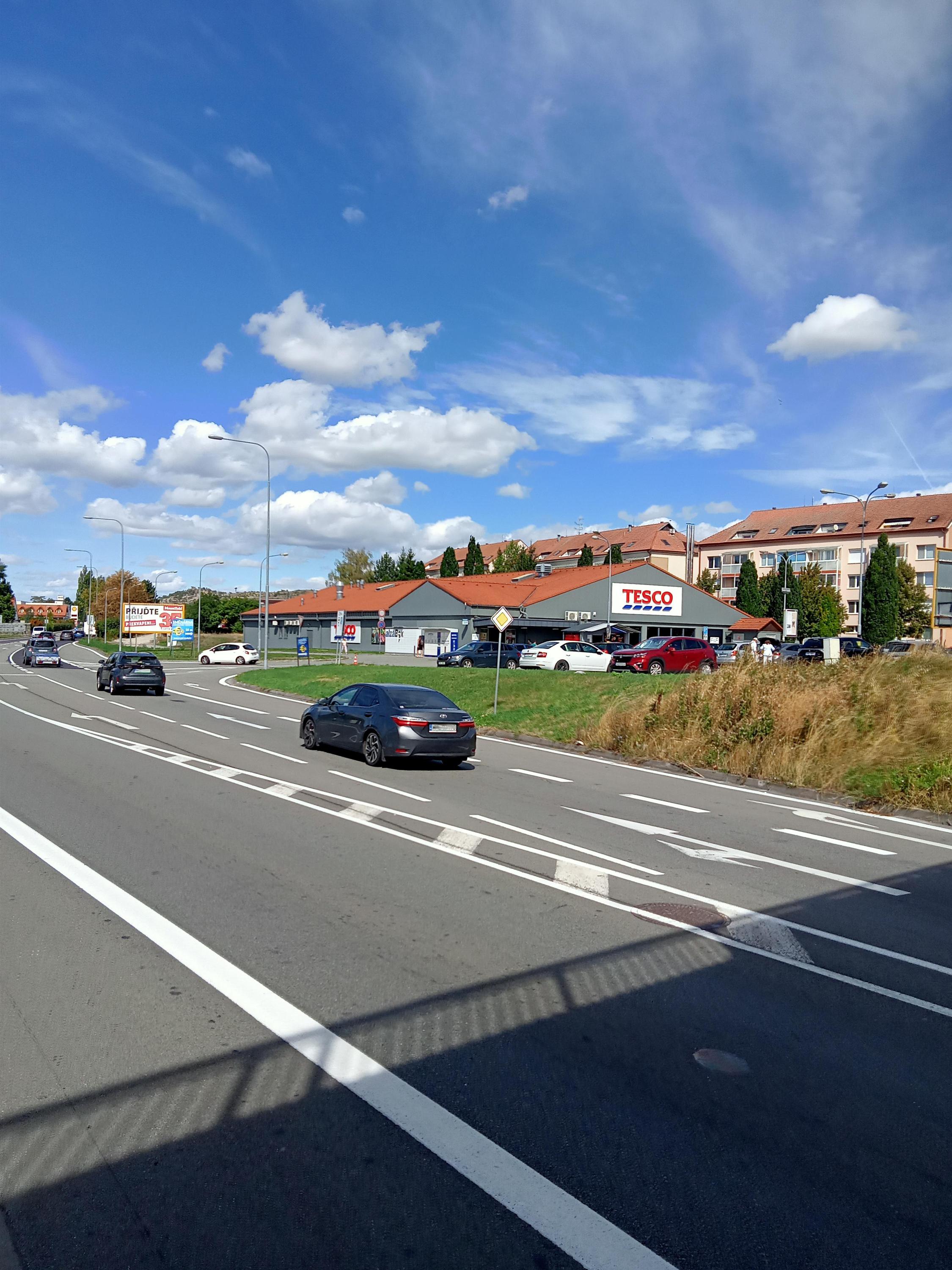 Tesco Supermarket foto 2