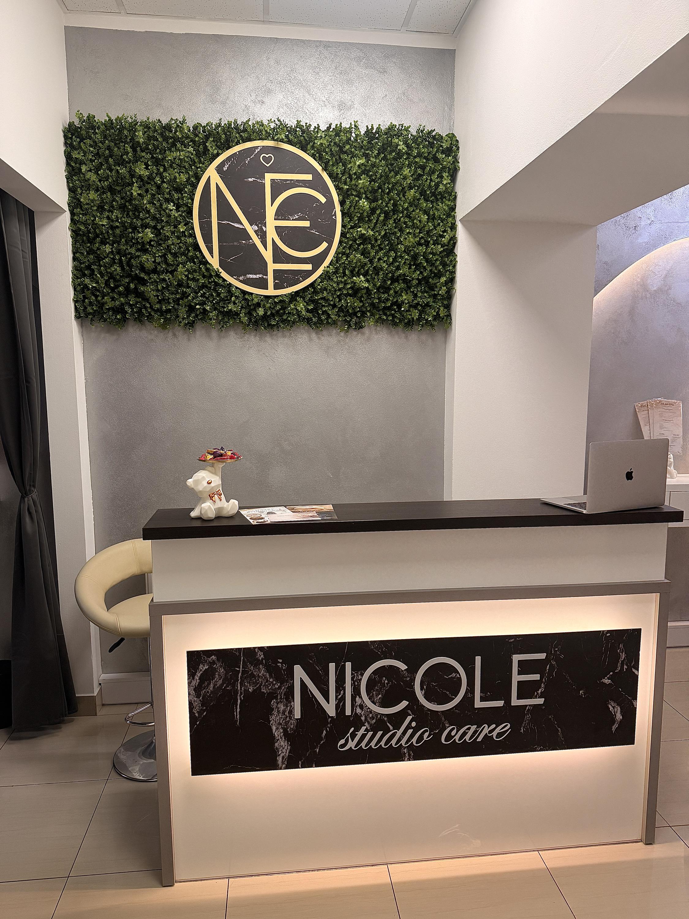 Nicole studio care foto 4