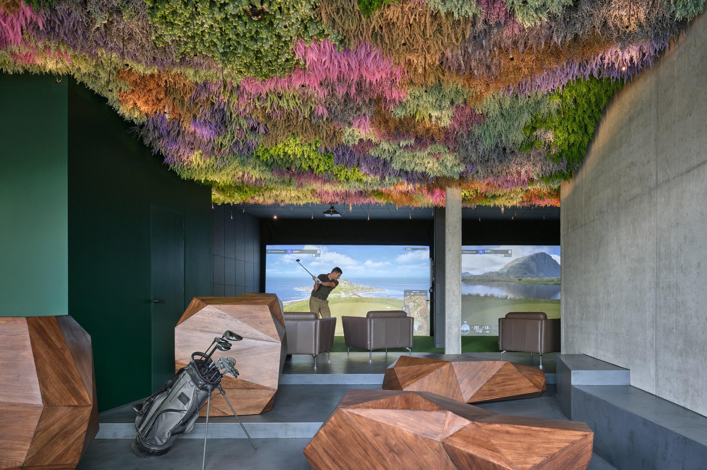 Mulligan Golf Bar