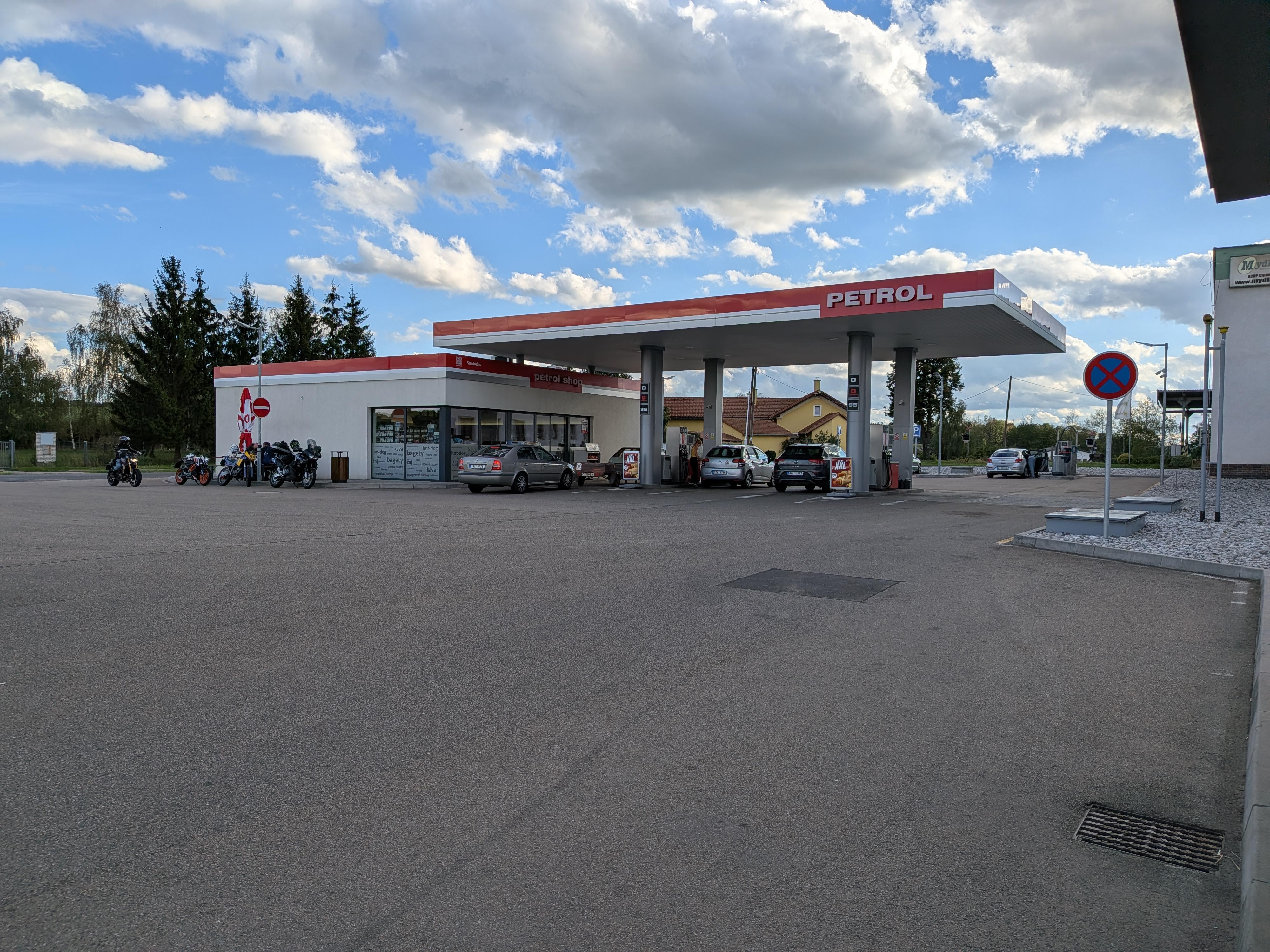 PETROL foto 4
