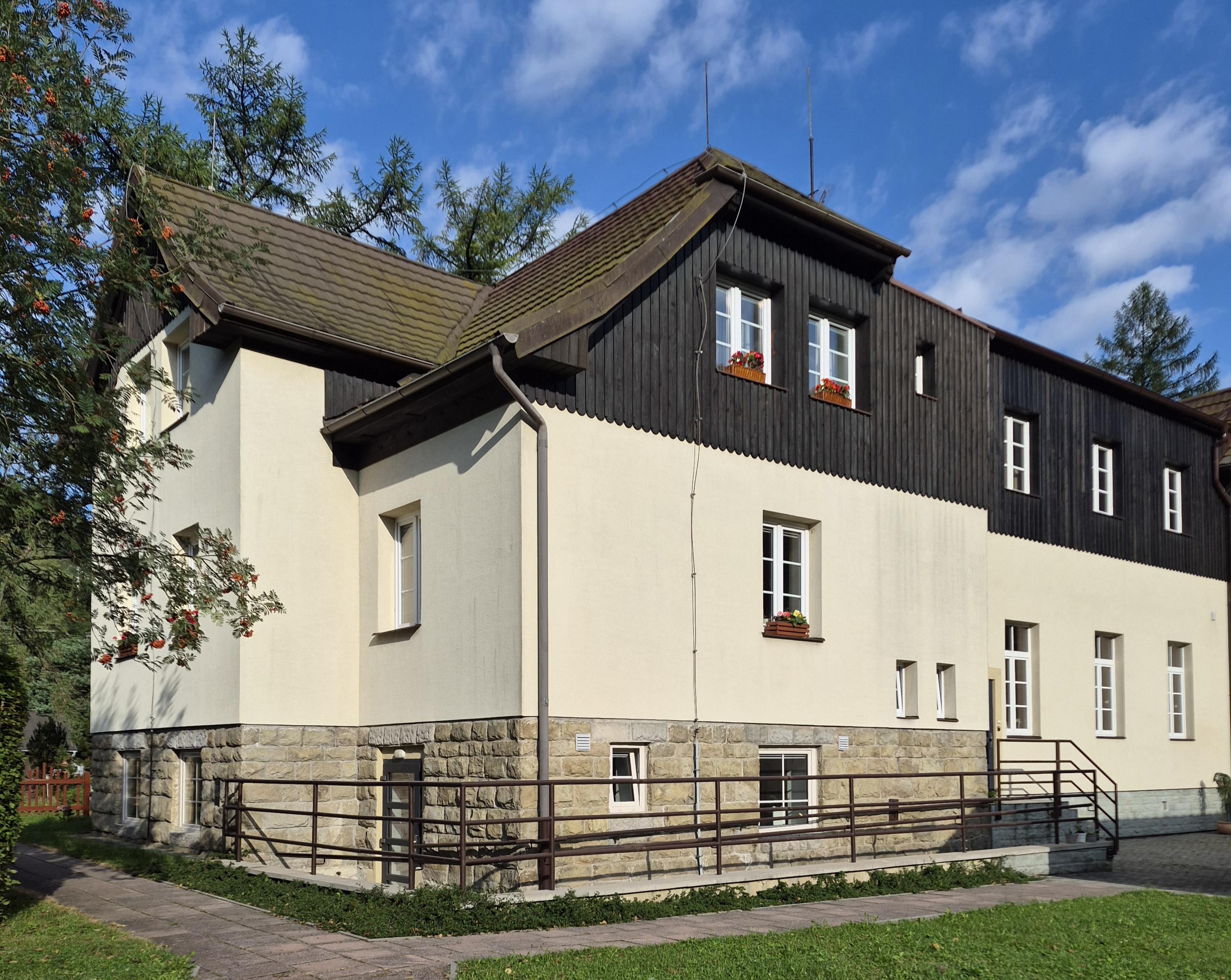 Krásná - obecní úřad foto 3